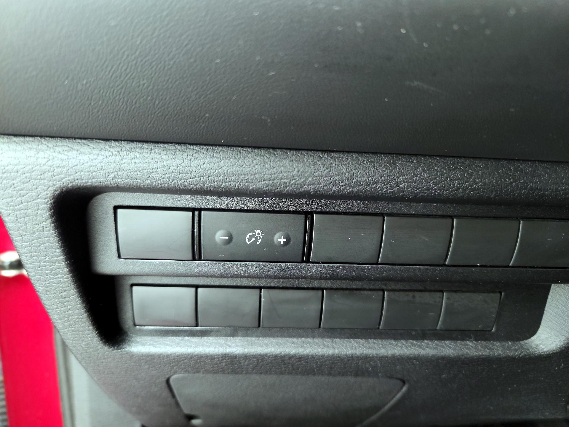 Thumbnail: 2024 Mitsubishi Outlander - 13