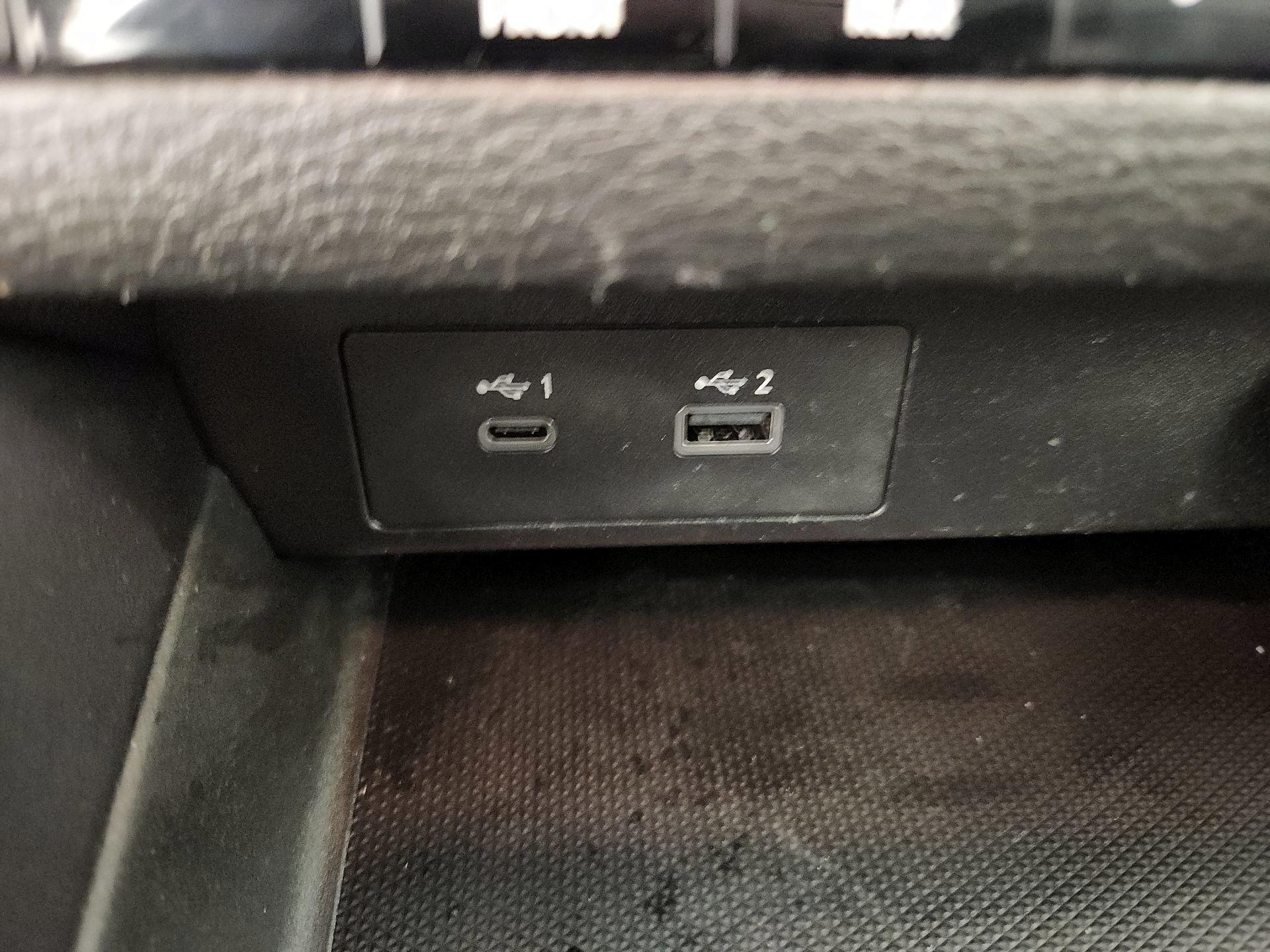 Thumbnail: 2024 Mitsubishi Outlander - 18