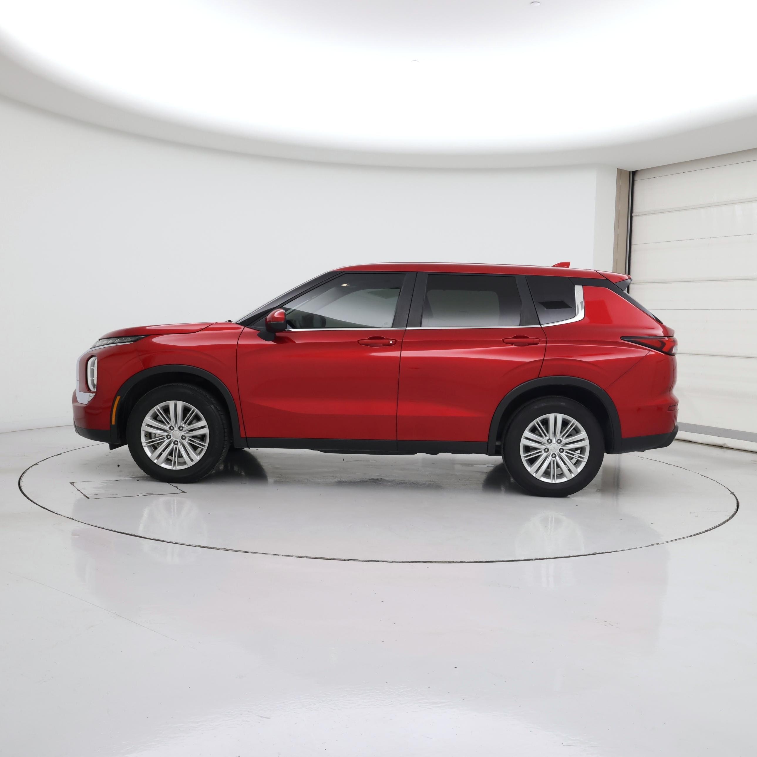 Thumbnail: 2024 Mitsubishi Outlander - 3