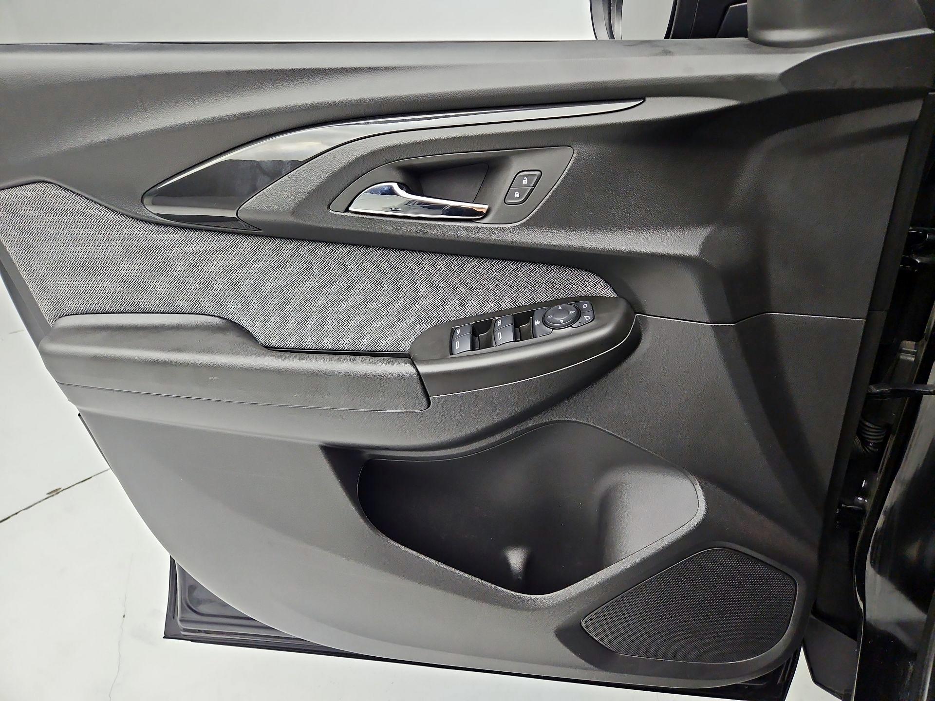 Thumbnail: 2023 Chevrolet TrailBlazer - 12