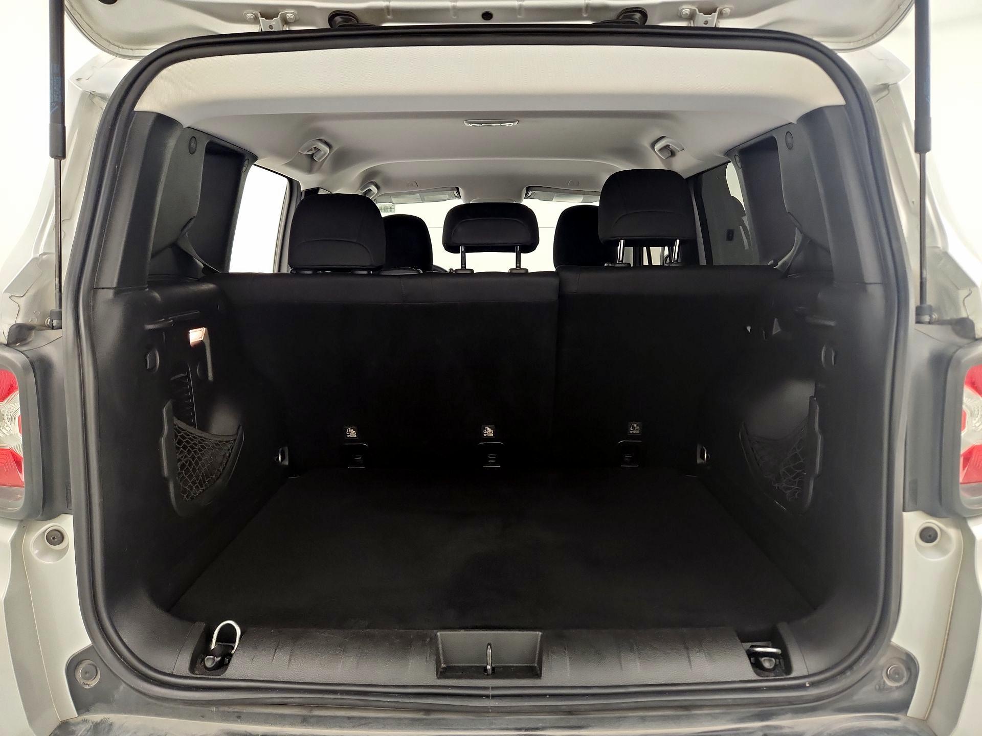 Thumbnail: 2020 Jeep Renegade - 20