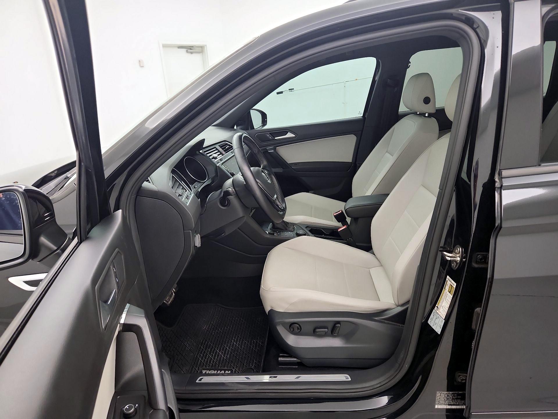 Thumbnail: 2021 Volkswagen Tiguan - 11