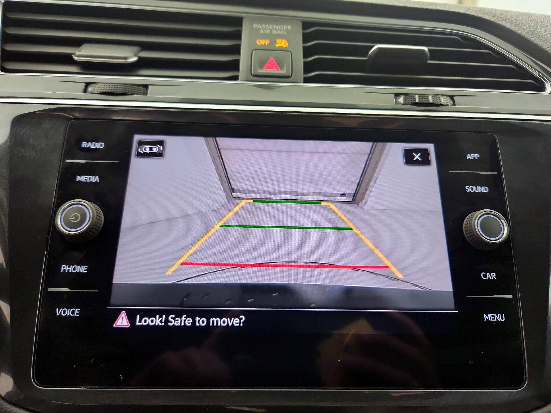 Thumbnail: 2021 Volkswagen Tiguan - 14