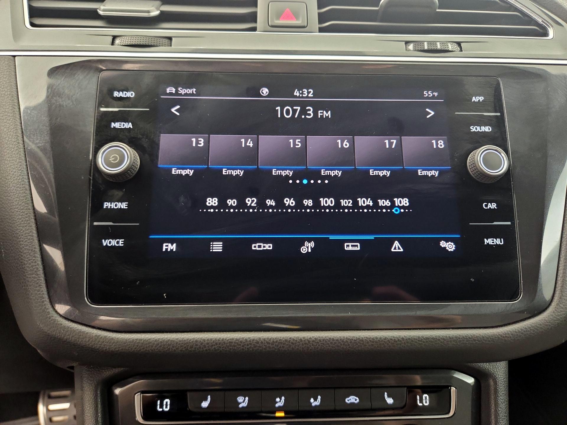 Thumbnail: 2021 Volkswagen Tiguan - 15