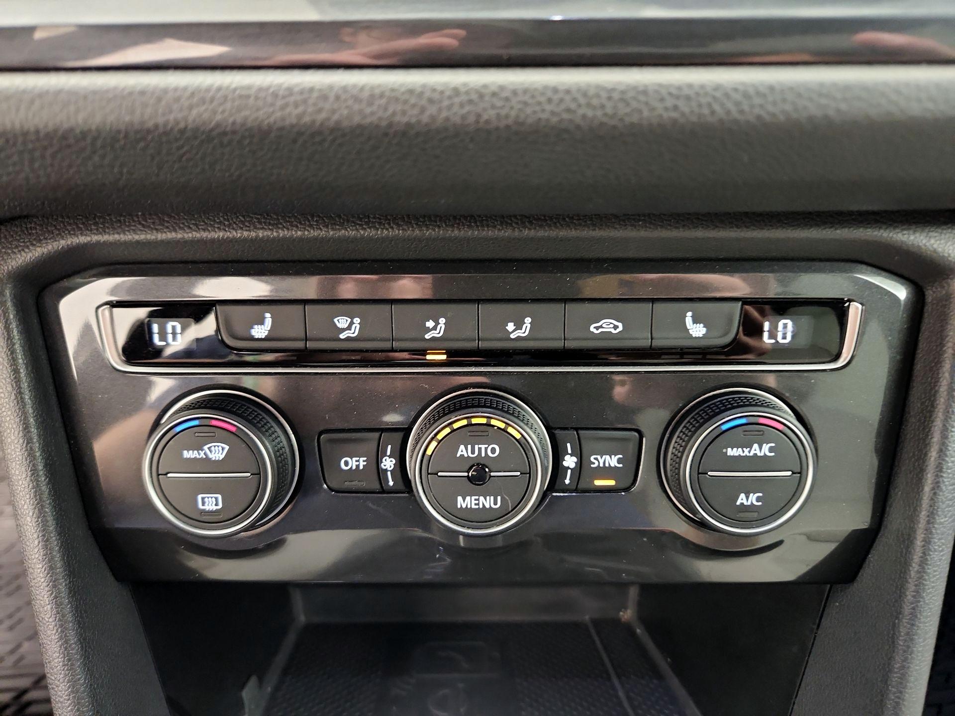 Thumbnail: 2021 Volkswagen Tiguan - 16