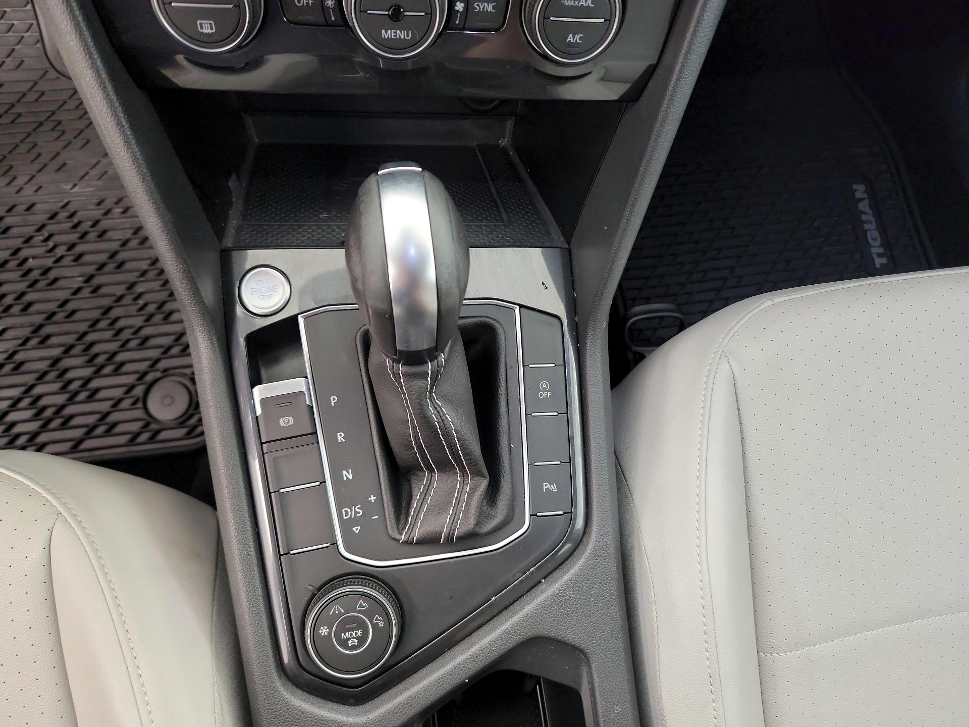 Thumbnail: 2021 Volkswagen Tiguan - 17