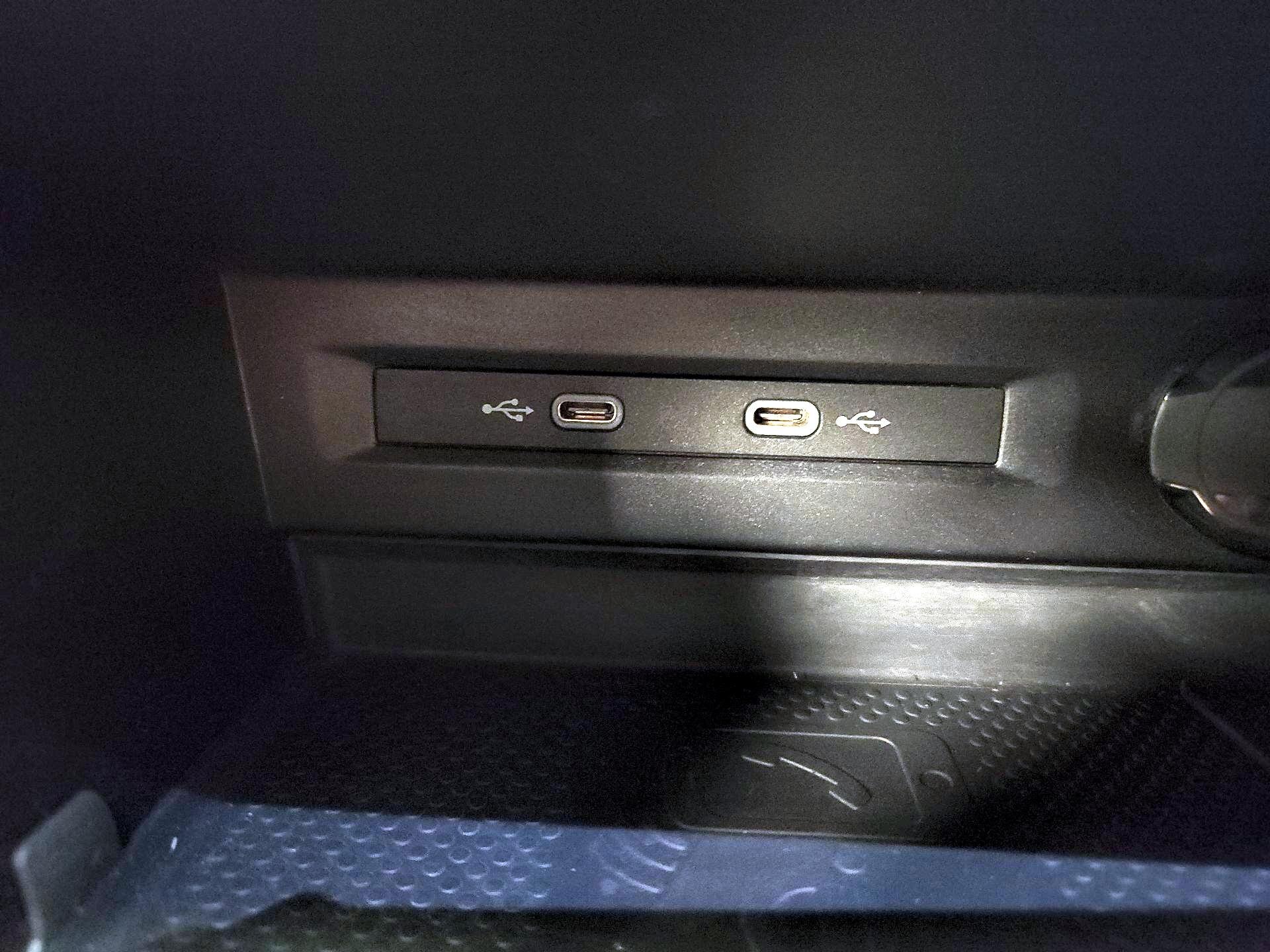 Thumbnail: 2021 Volkswagen Tiguan - 18