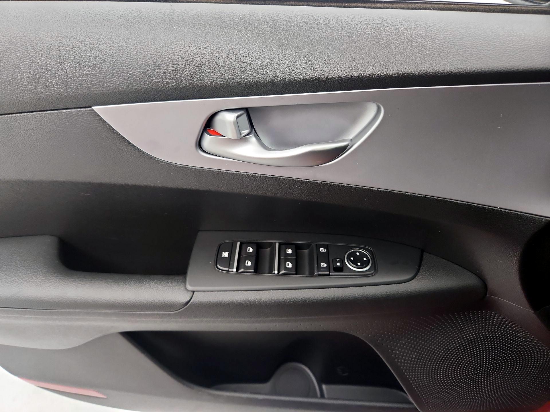 Thumbnail: 2023 Kia Forte - 12