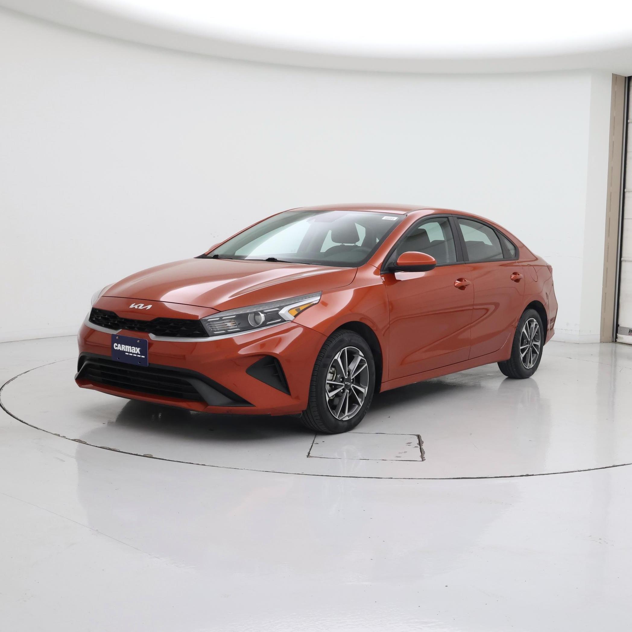 Thumbnail: 2023 Kia Forte - 4