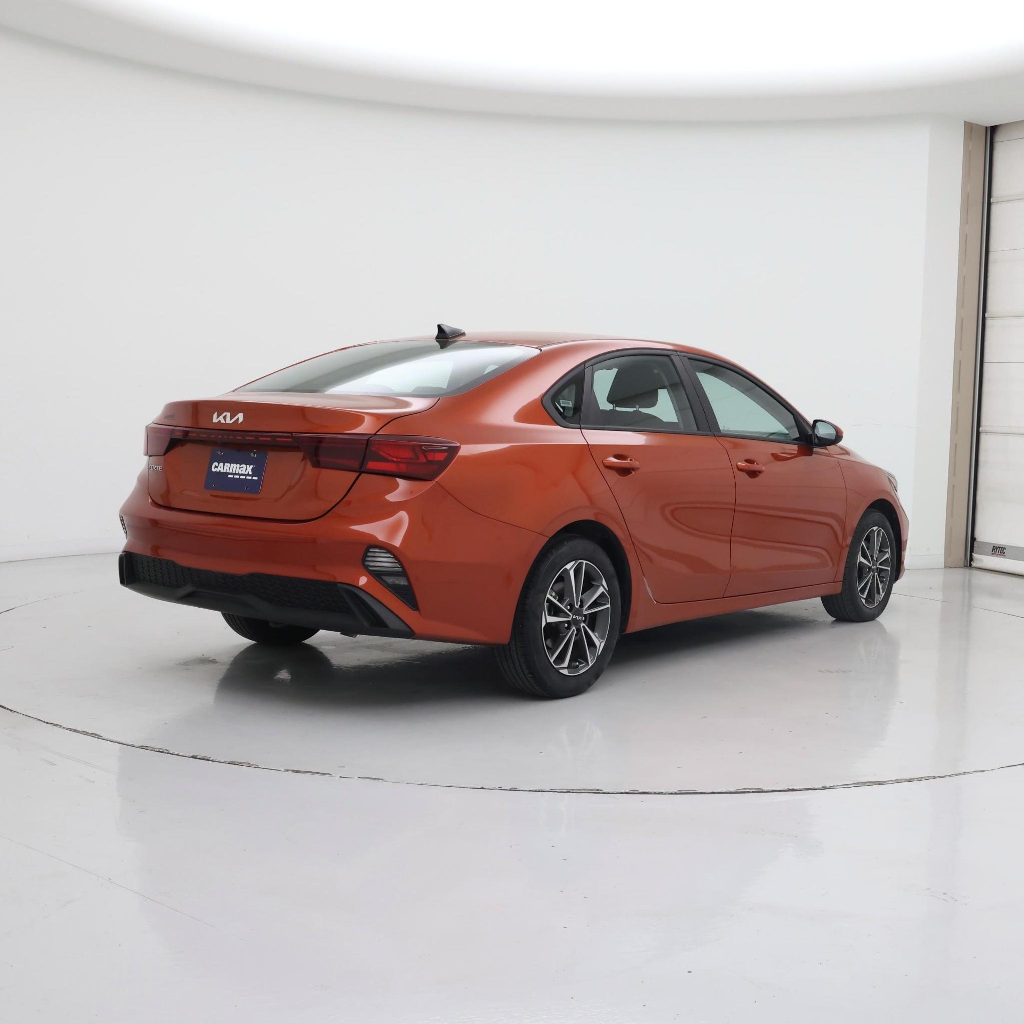 Thumbnail: 2023 Kia Forte - 8