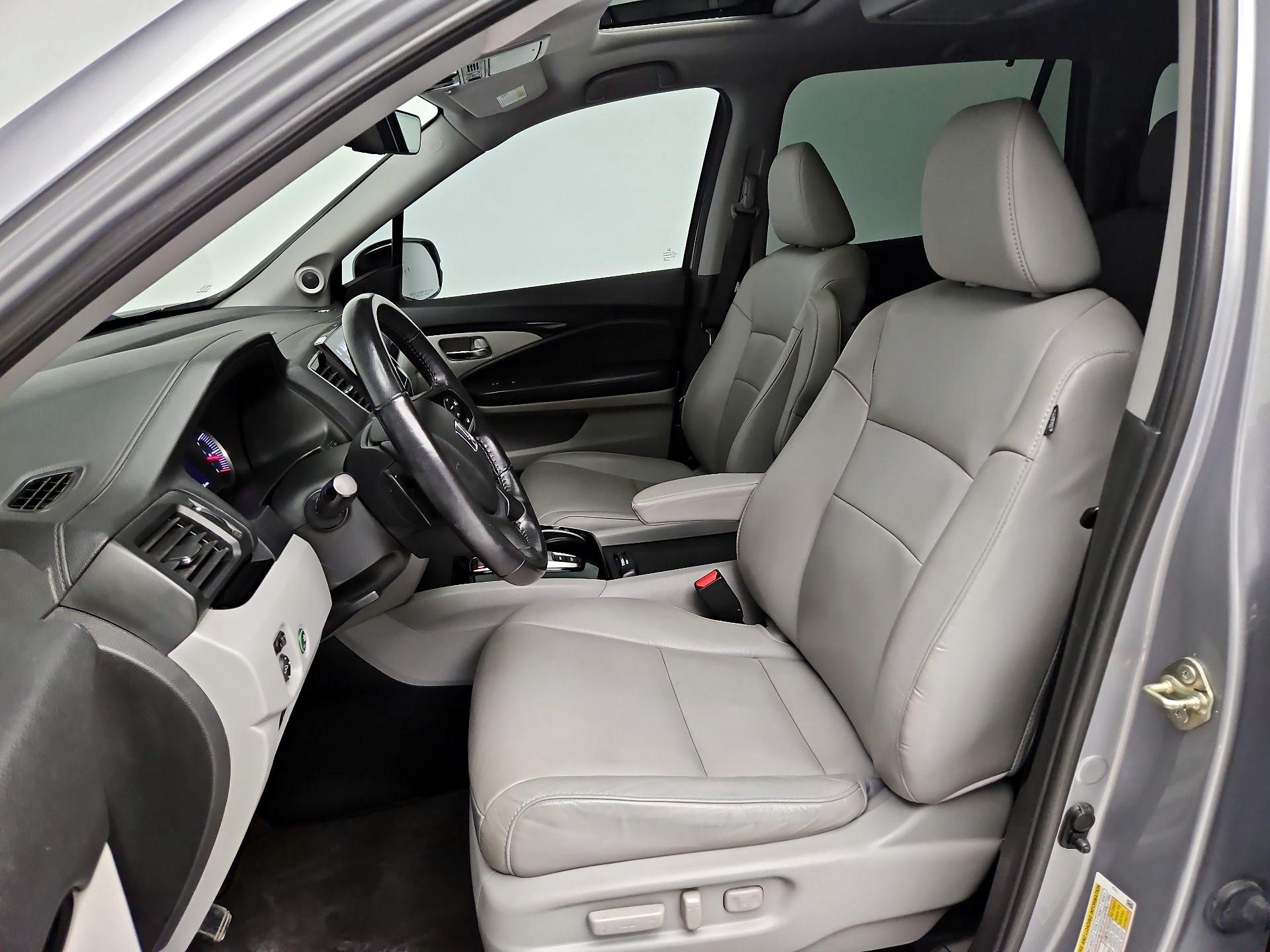 Thumbnail: 2019 Honda Pilot - 11