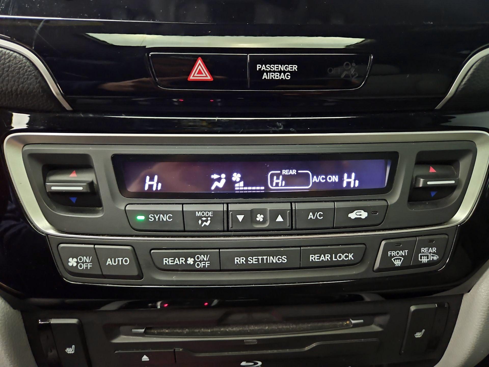 Thumbnail: 2019 Honda Pilot - 17