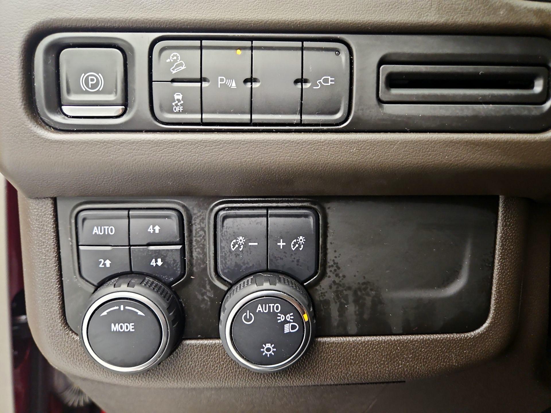 Thumbnail: 2021 Chevrolet Tahoe - 13