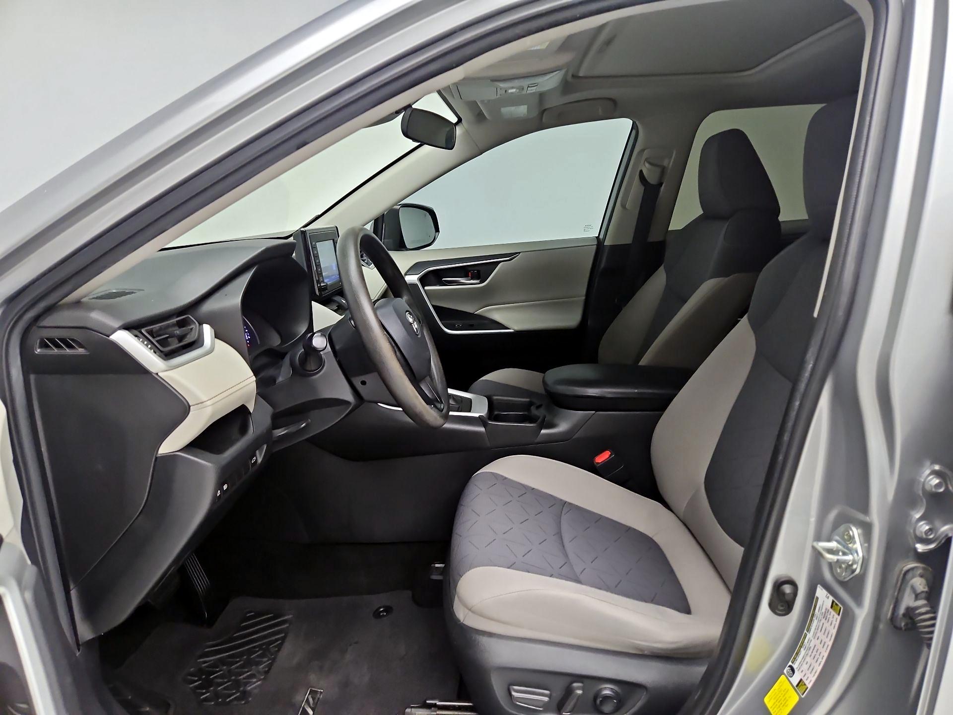 Thumbnail: 2021 Toyota RAV4 - 11