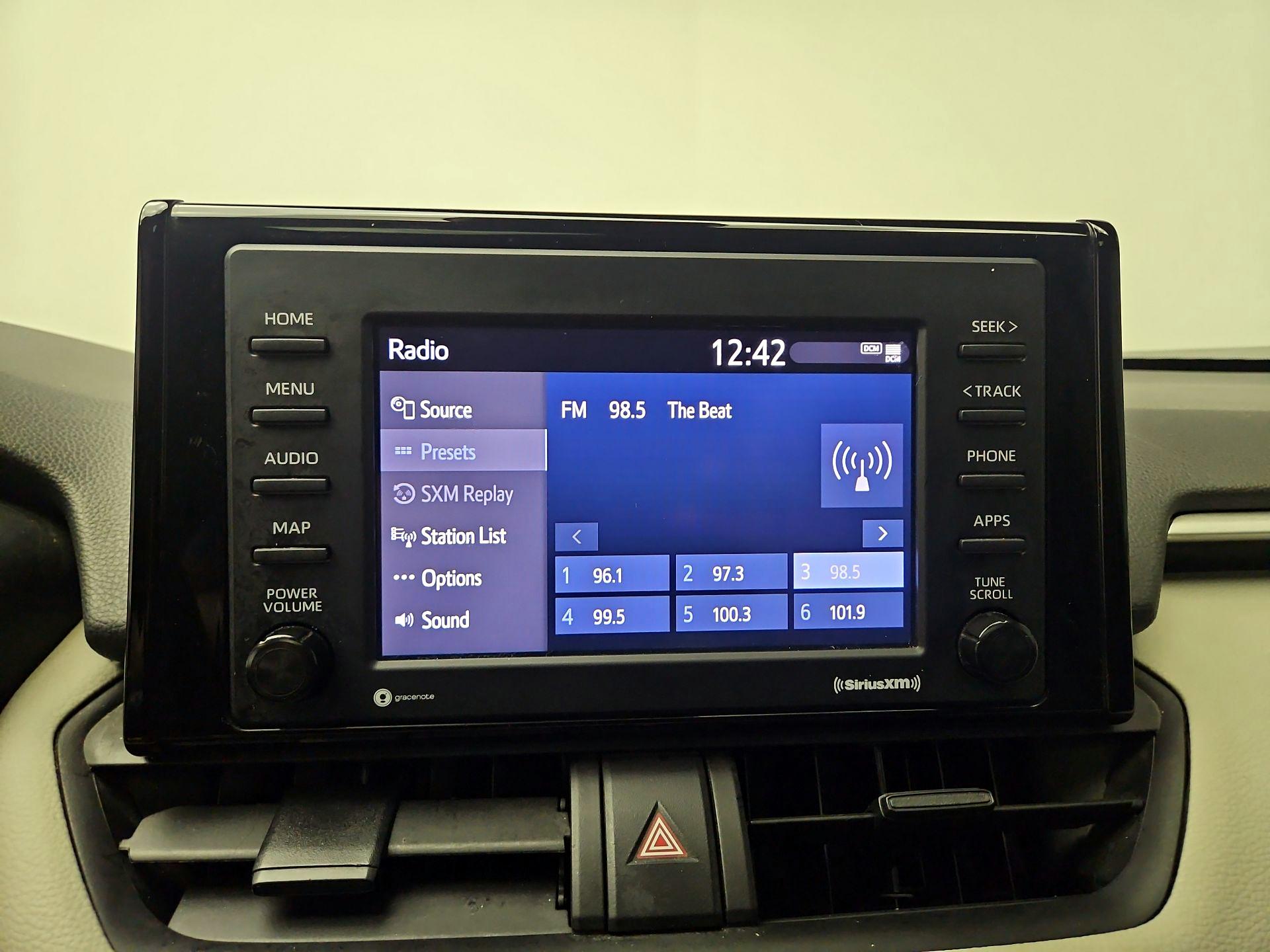 Thumbnail: 2021 Toyota RAV4 - 15