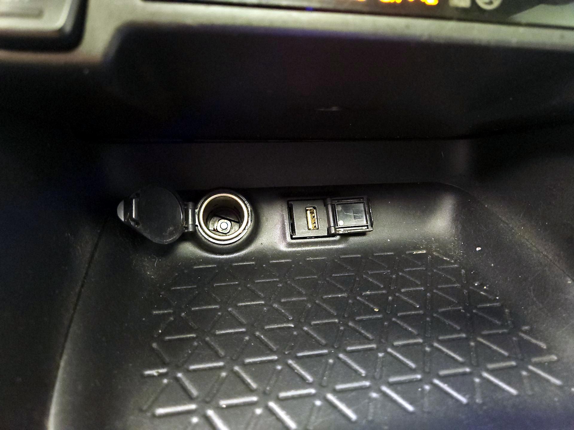 Thumbnail: 2021 Toyota RAV4 - 18