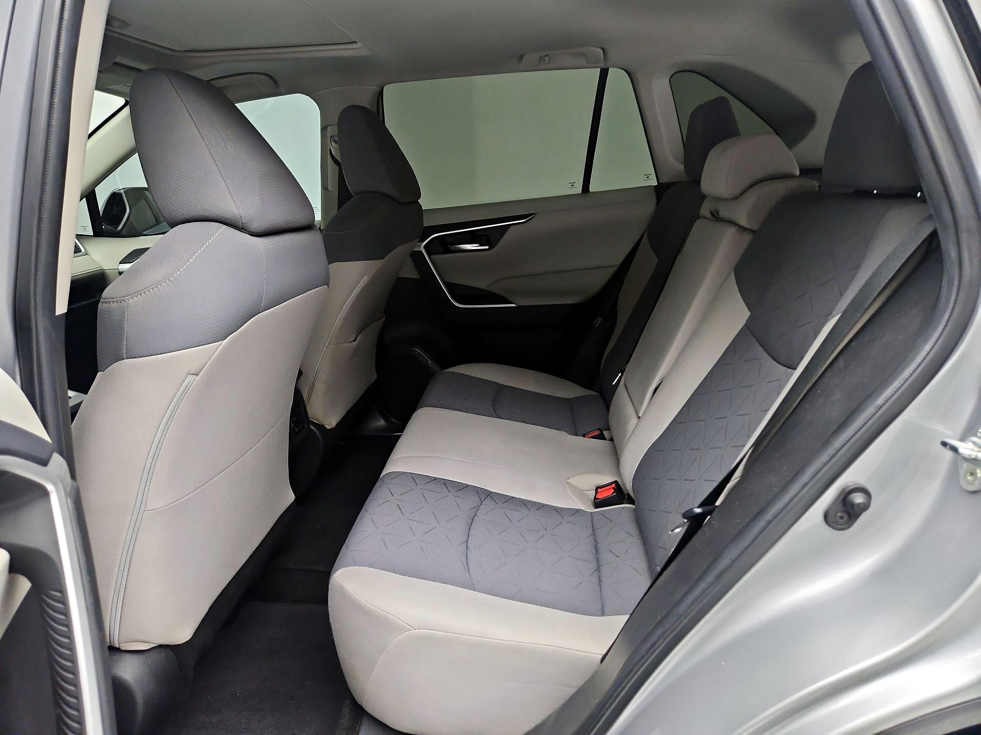 Thumbnail: 2021 Toyota RAV4 - 20