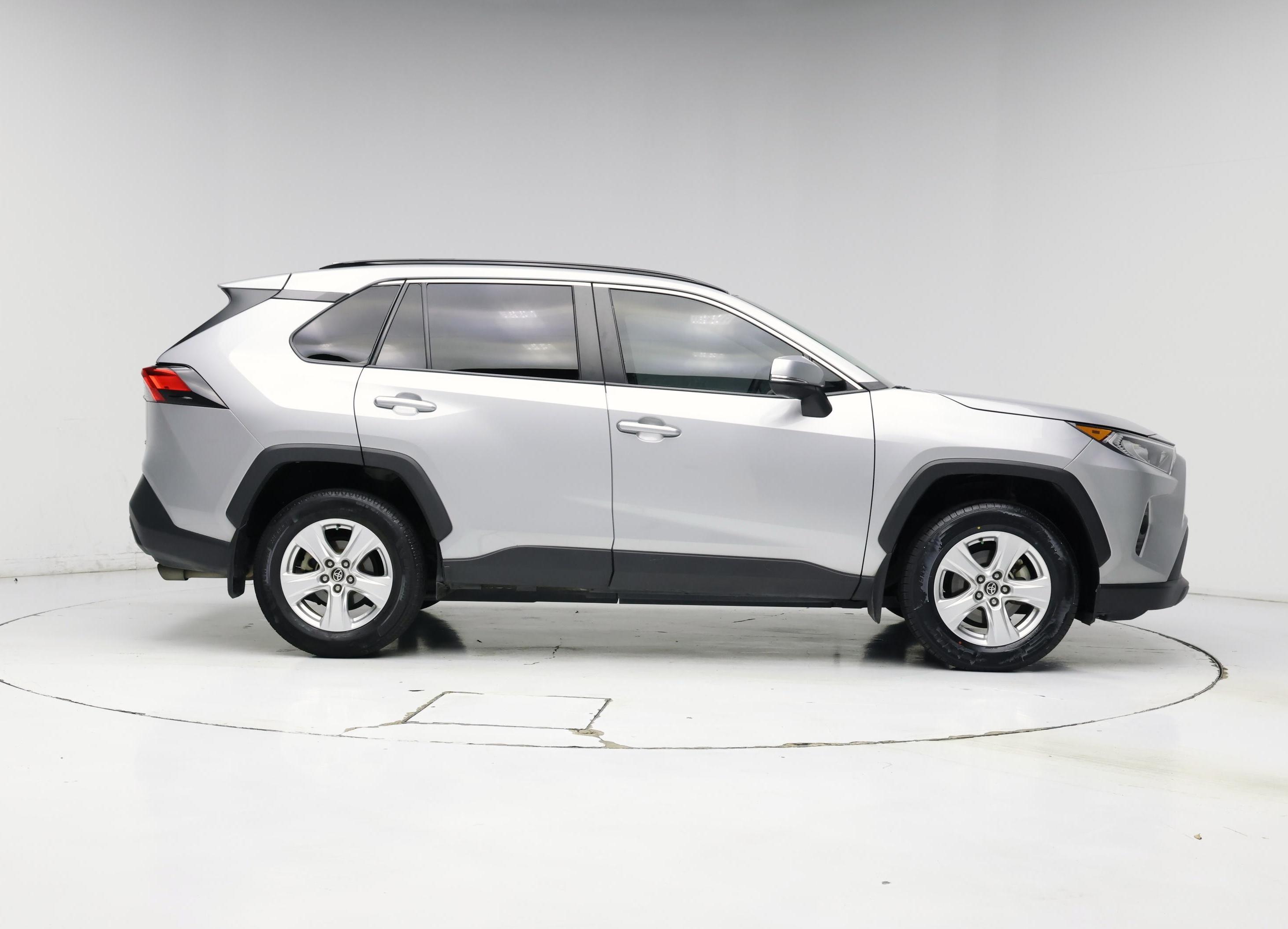 Thumbnail: 2021 Toyota RAV4 - 7