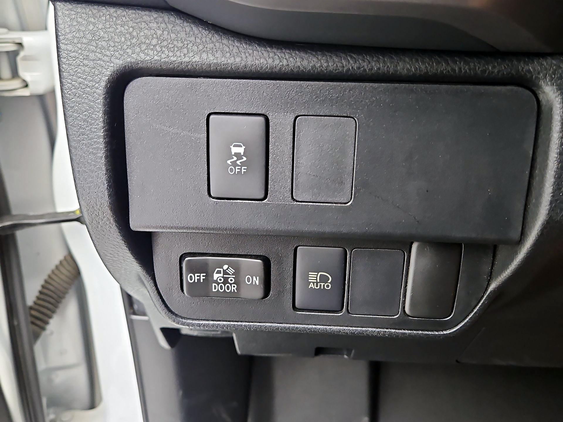 Thumbnail: 2021 Toyota Tacoma - 13