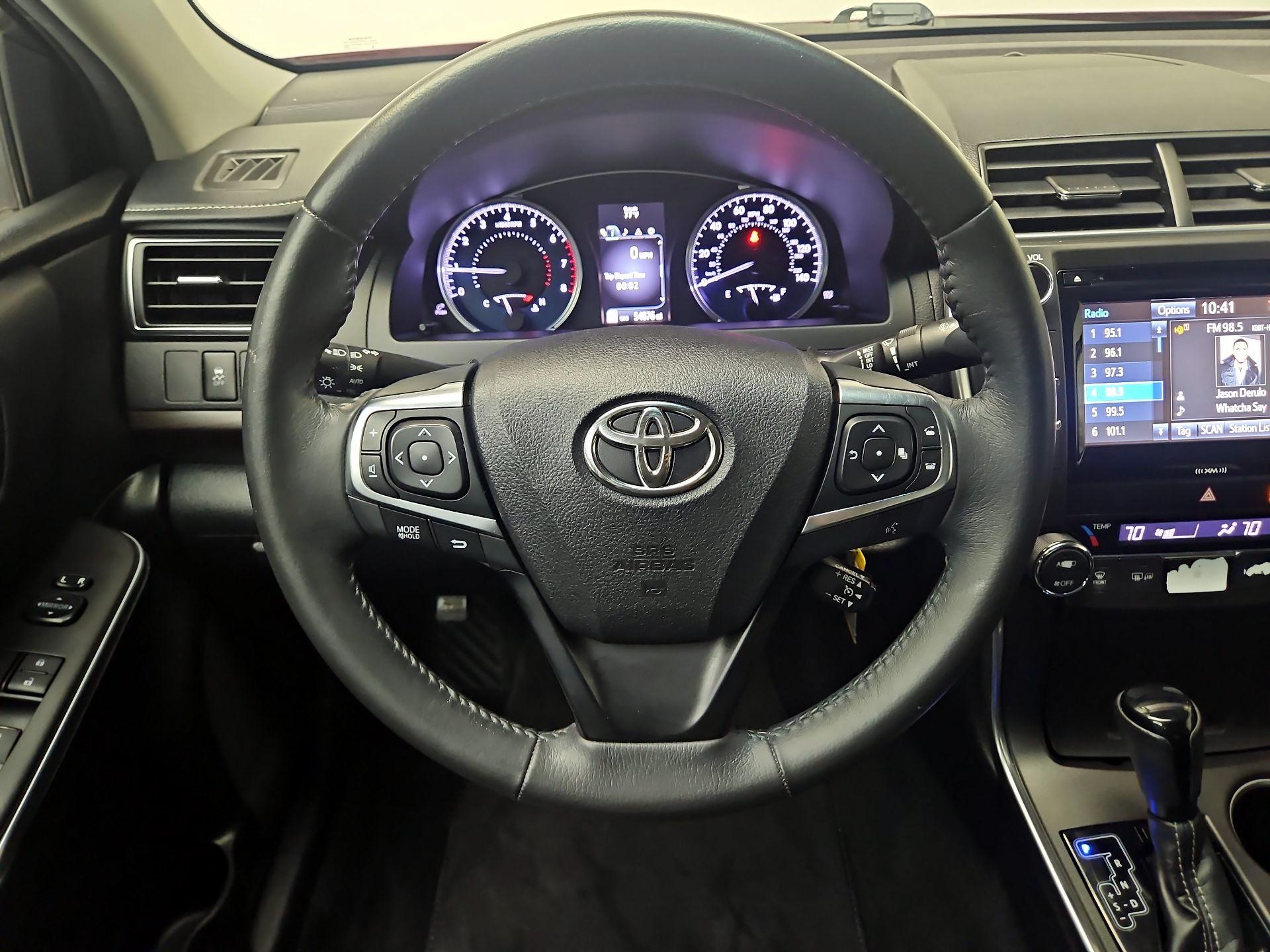 Thumbnail: 2017 Toyota Camry - 10