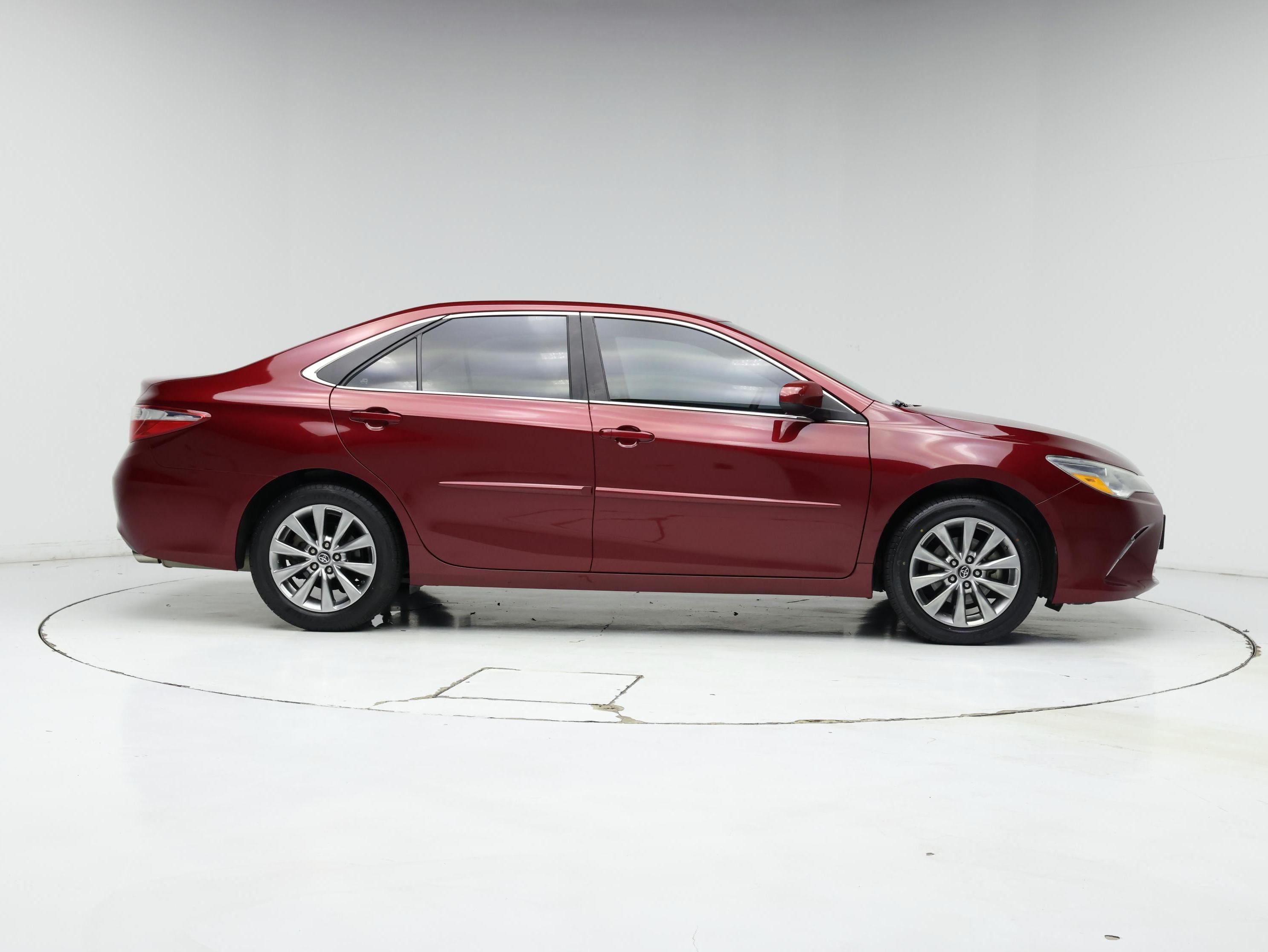 Thumbnail: 2017 Toyota Camry - 7
