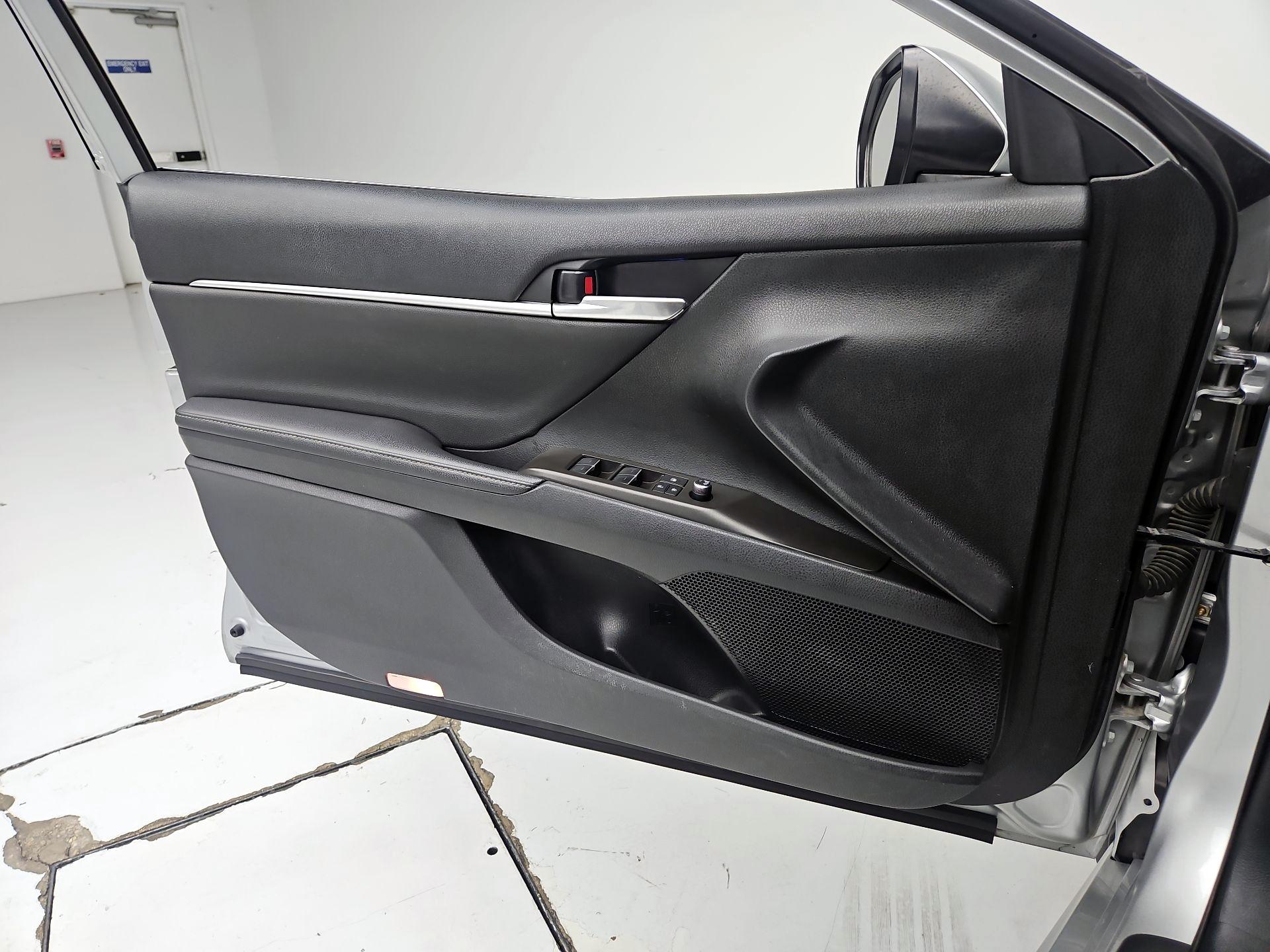 Thumbnail: 2022 Toyota Camry - 12