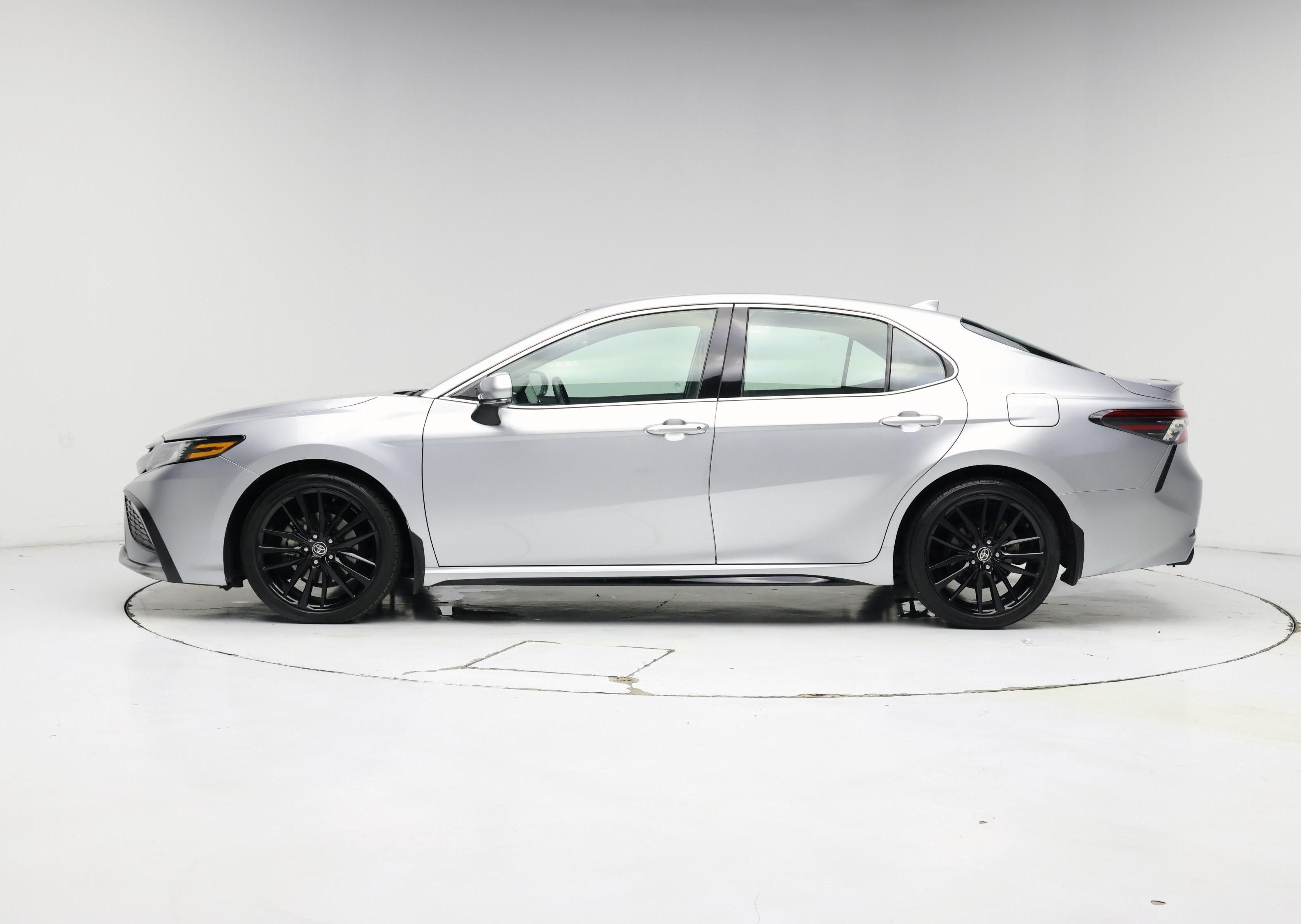 Thumbnail: 2022 Toyota Camry - 3