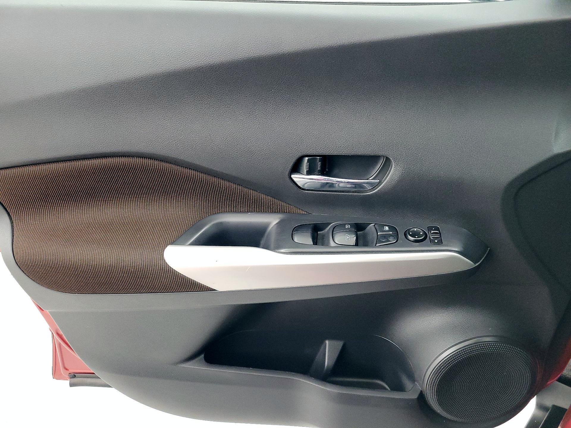 Thumbnail: 2020 Nissan Kicks - 12