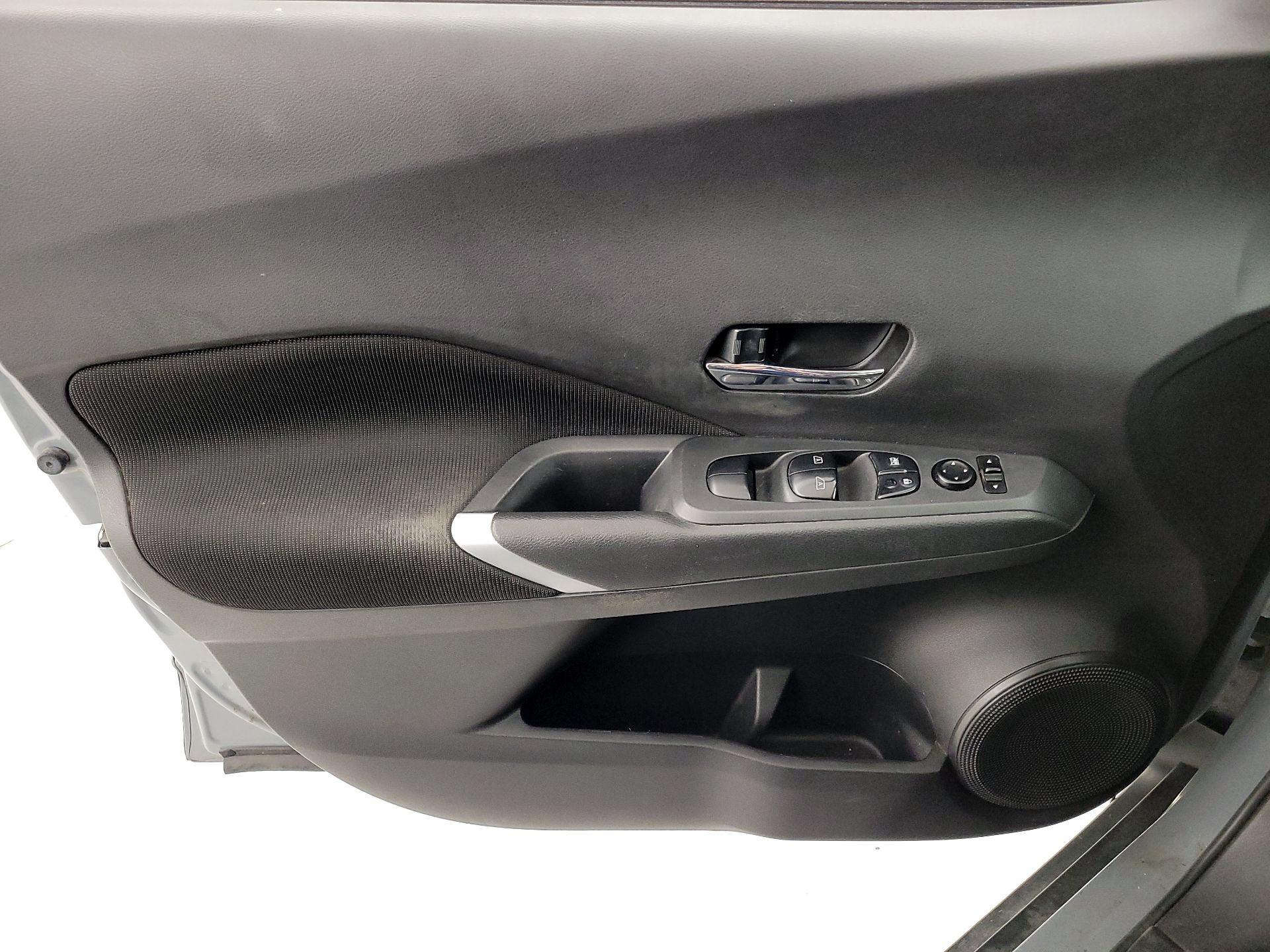 Thumbnail: 2021 Nissan Kicks - 12