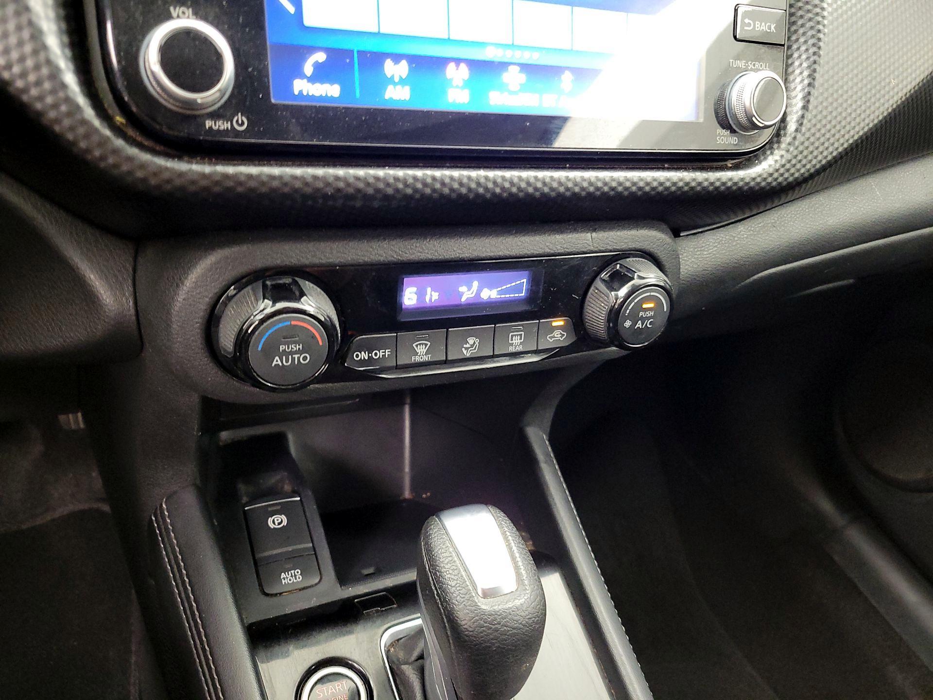 Thumbnail: 2021 Nissan Kicks - 16