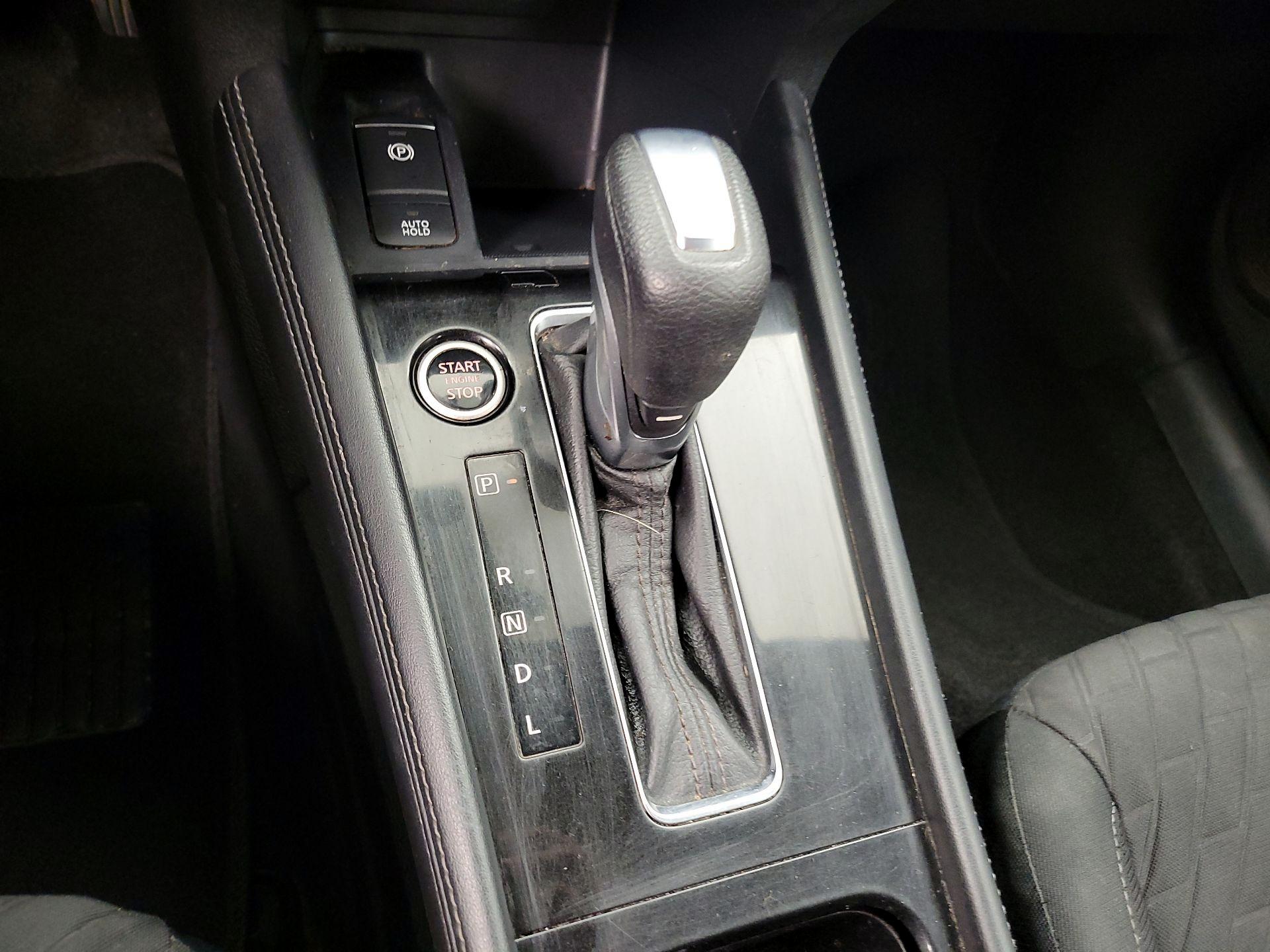 Thumbnail: 2021 Nissan Kicks - 17