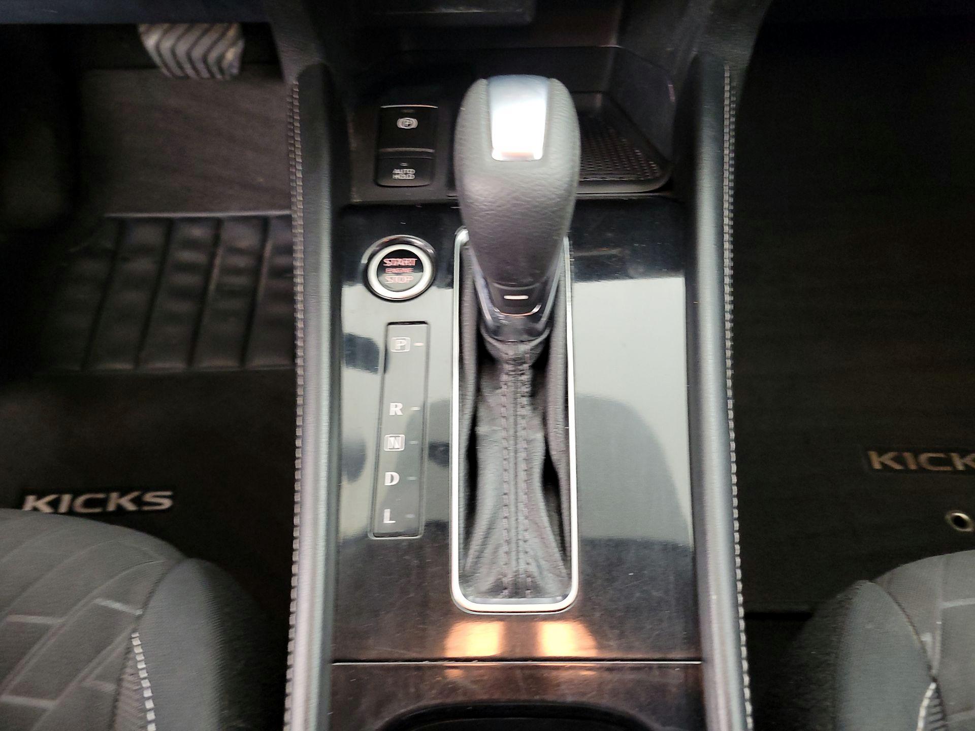 Thumbnail: 2022 Nissan Kicks - 17