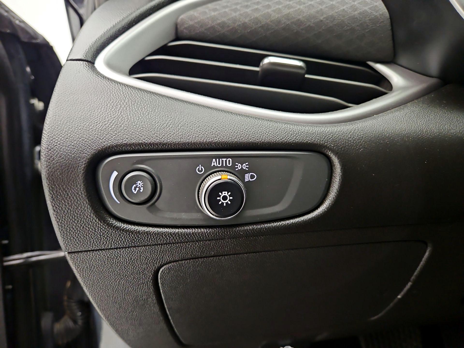 Thumbnail: 2021 Chevrolet Malibu - 13