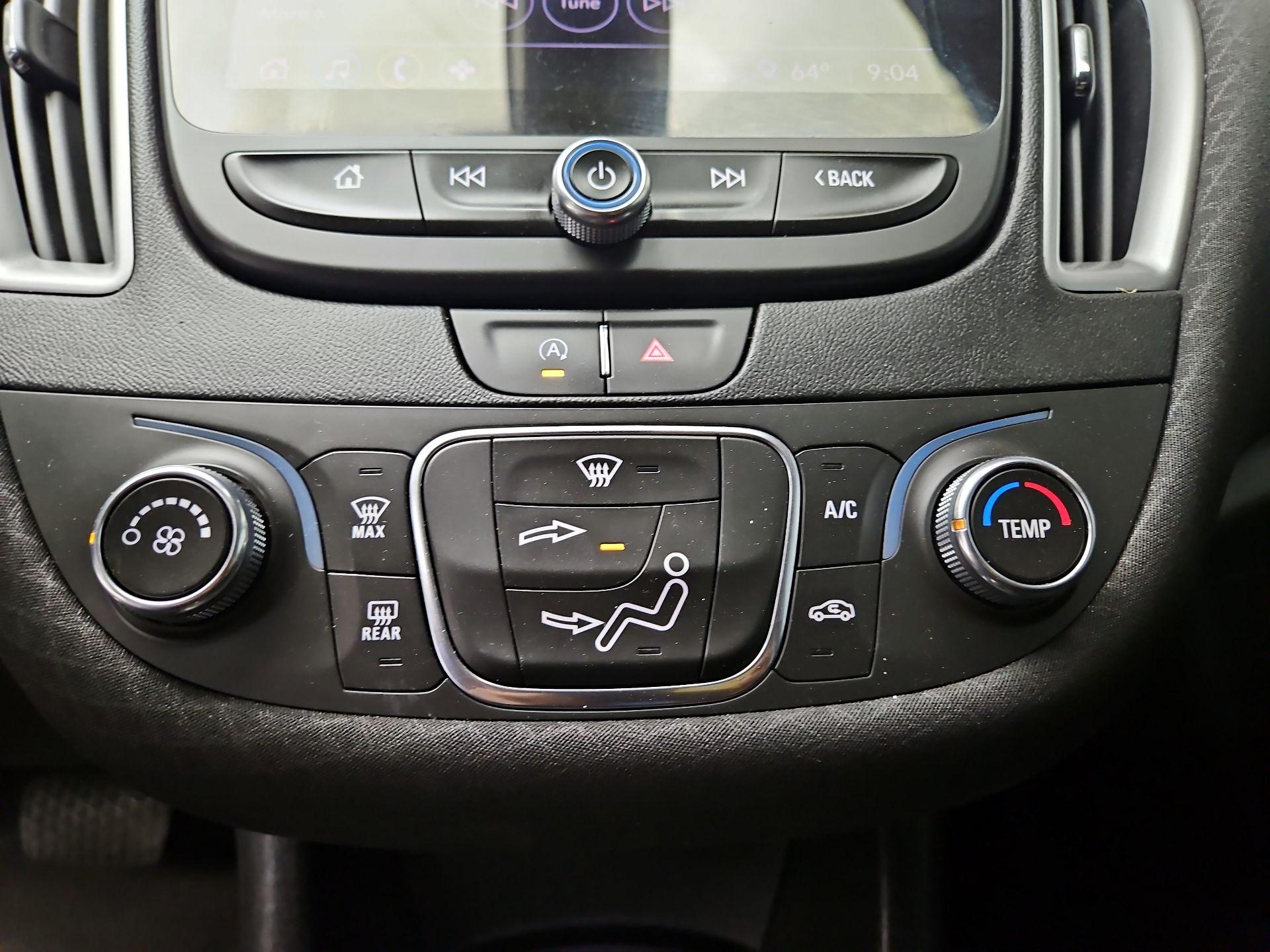 Thumbnail: 2021 Chevrolet Malibu - 16