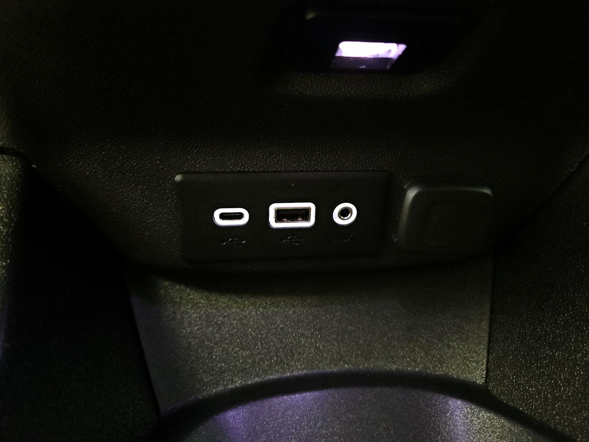 Thumbnail: 2021 Chevrolet Malibu - 18