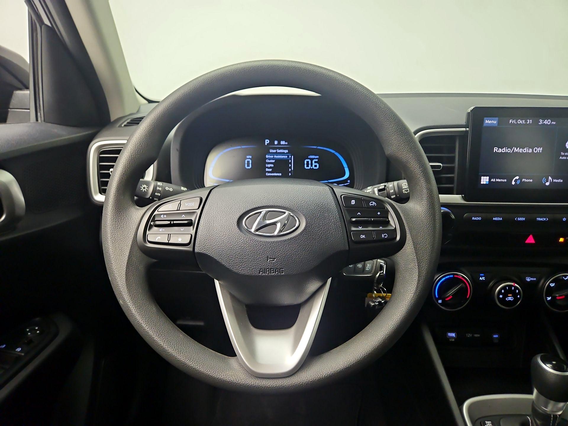 Thumbnail: 2023 Hyundai Venue - 10