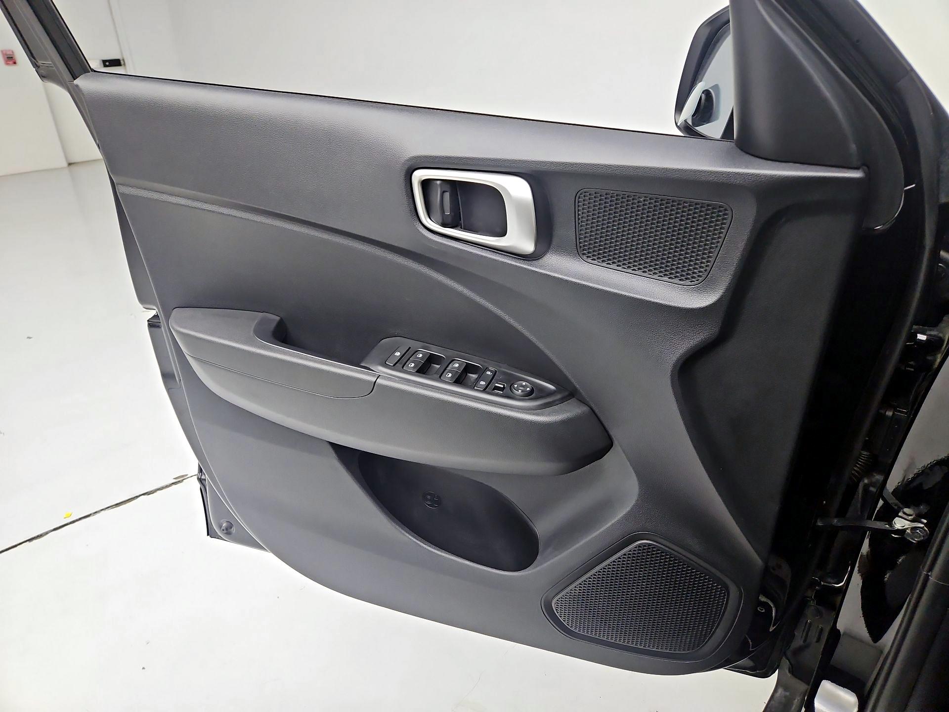 Thumbnail: 2023 Hyundai Venue - 12