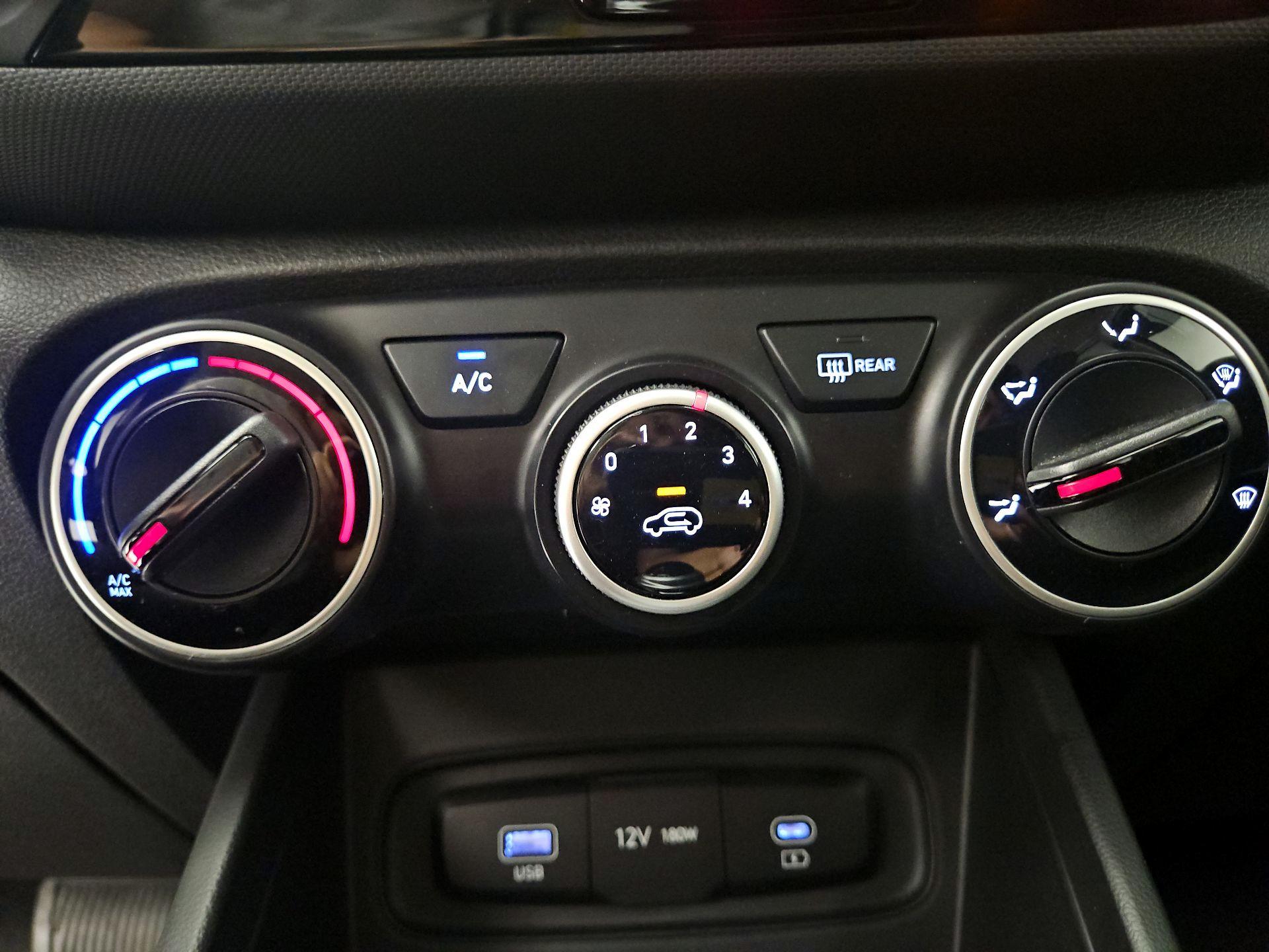 Thumbnail: 2023 Hyundai Venue - 16