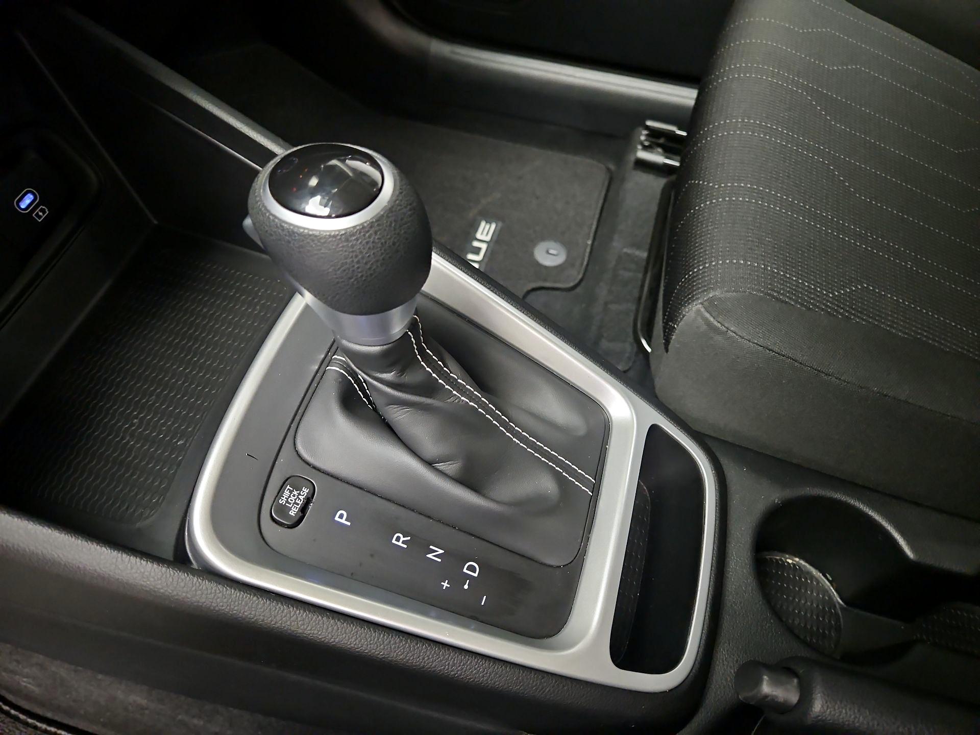 Thumbnail: 2023 Hyundai Venue - 17