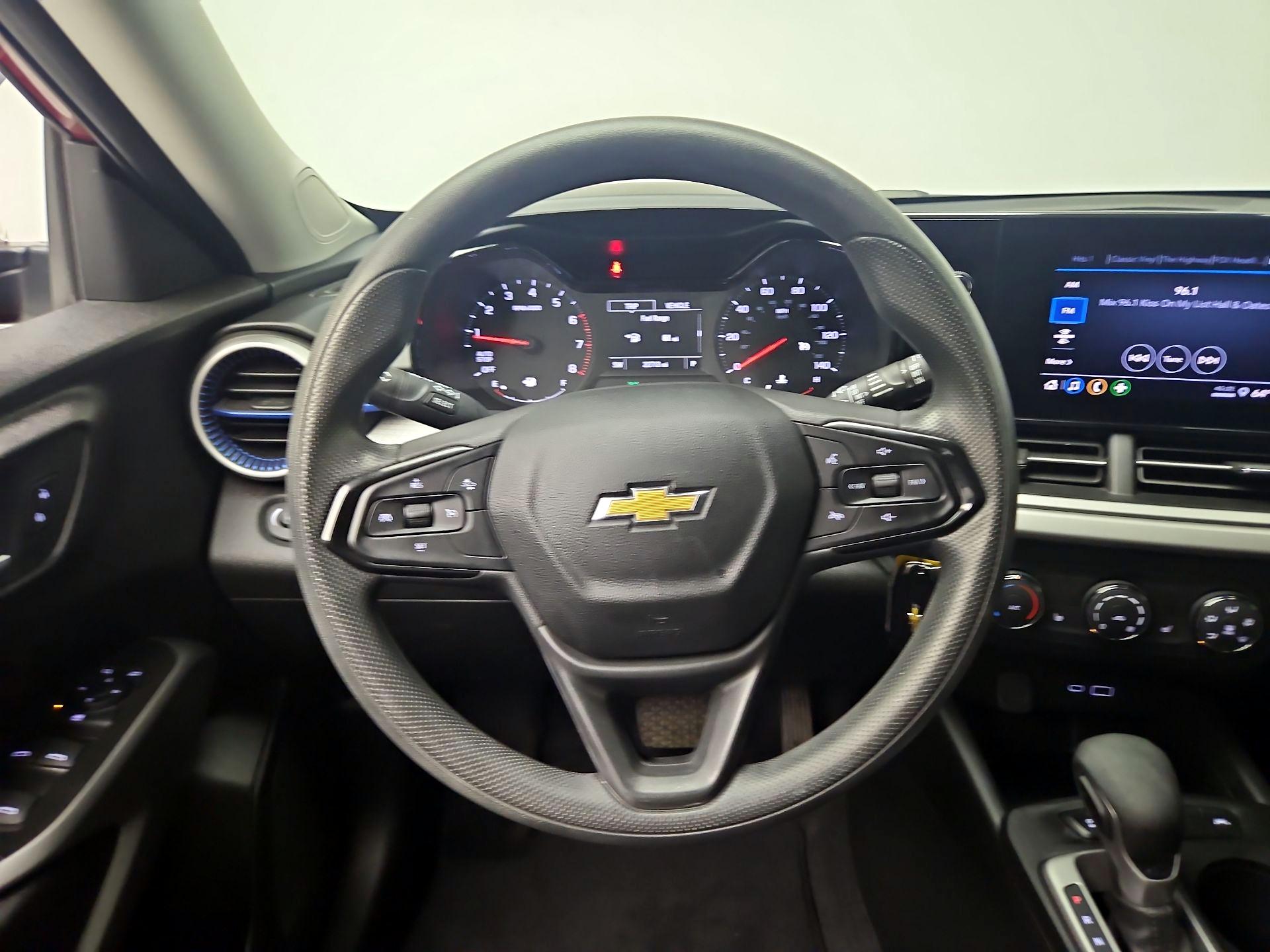 Thumbnail: 2024 Chevrolet Trax - 10