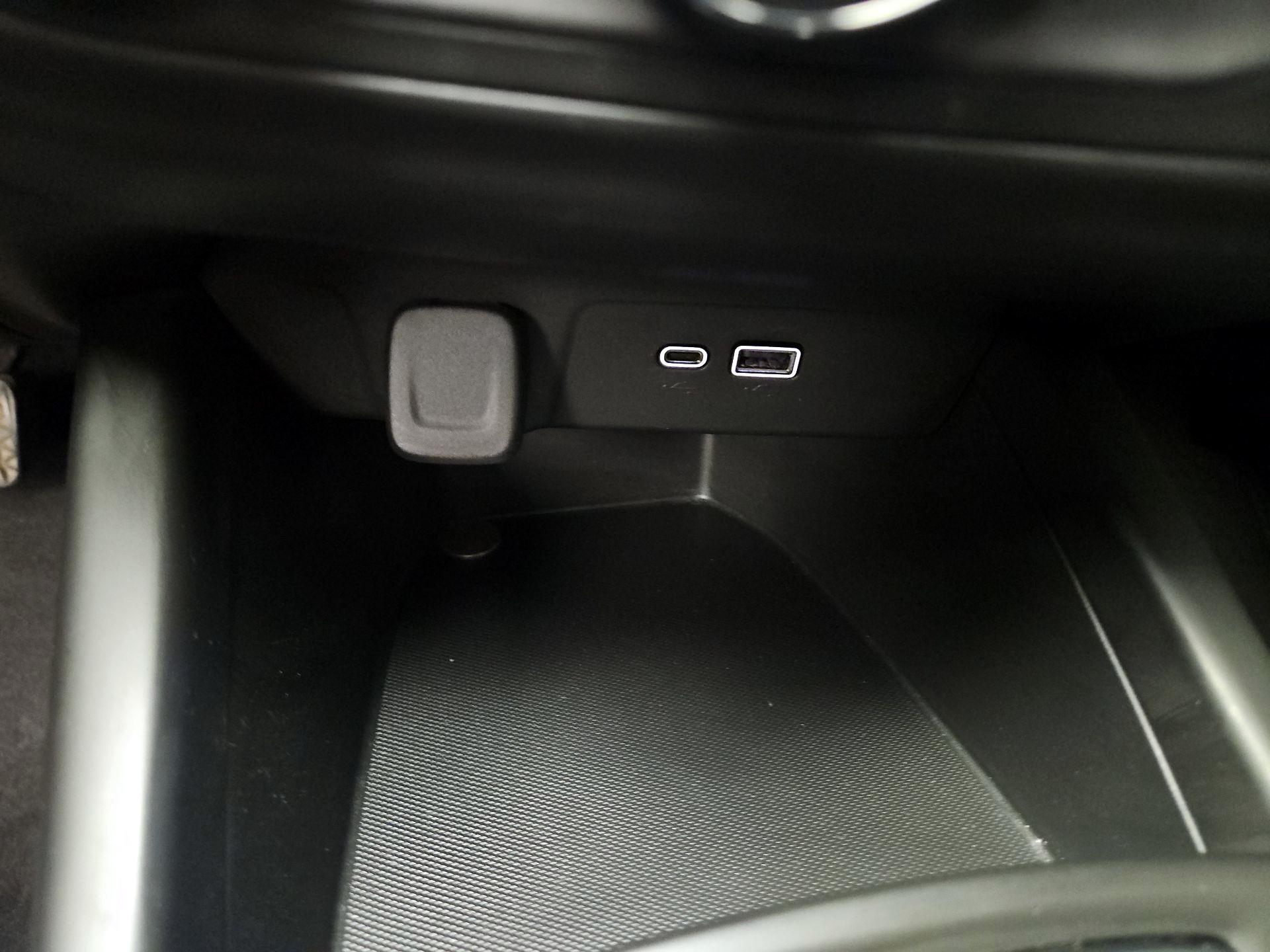 Thumbnail: 2024 Chevrolet Trax - 18