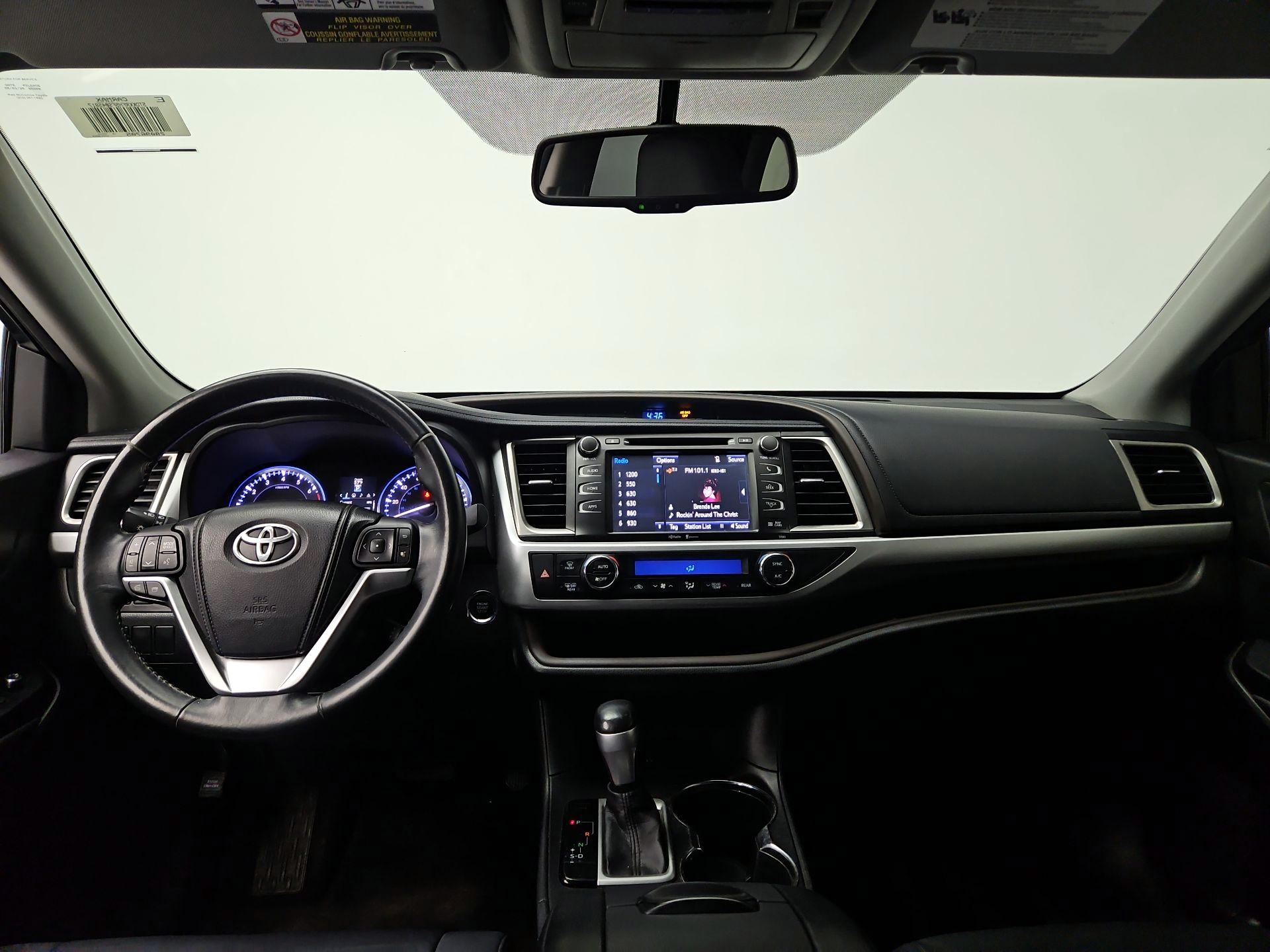 Thumbnail: 2015 Toyota Highlander - 9