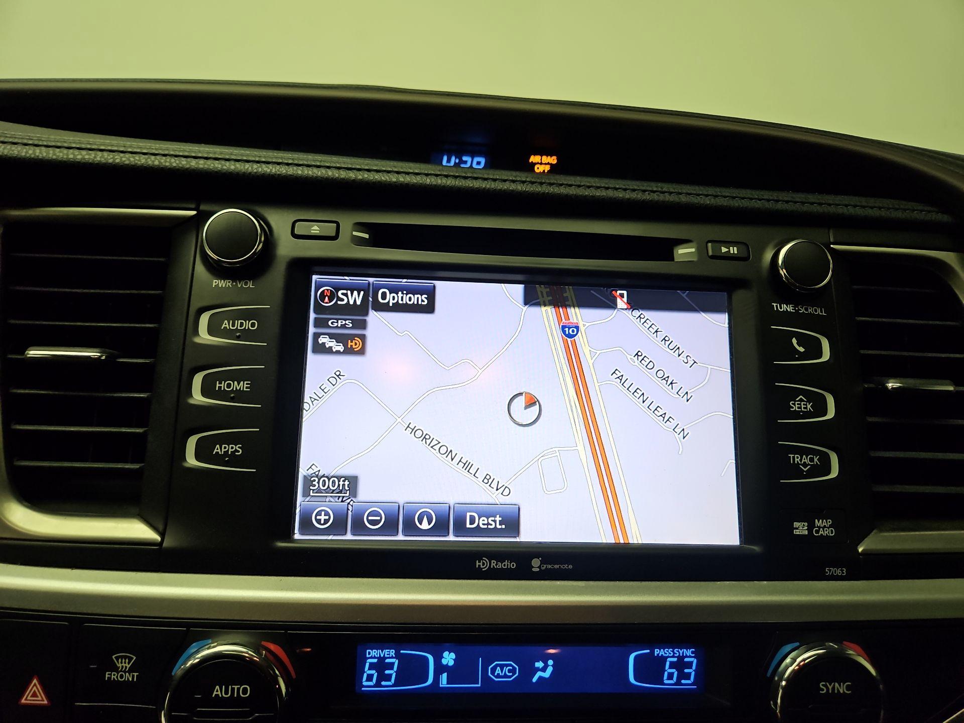 Thumbnail: 2015 Toyota Highlander - 14