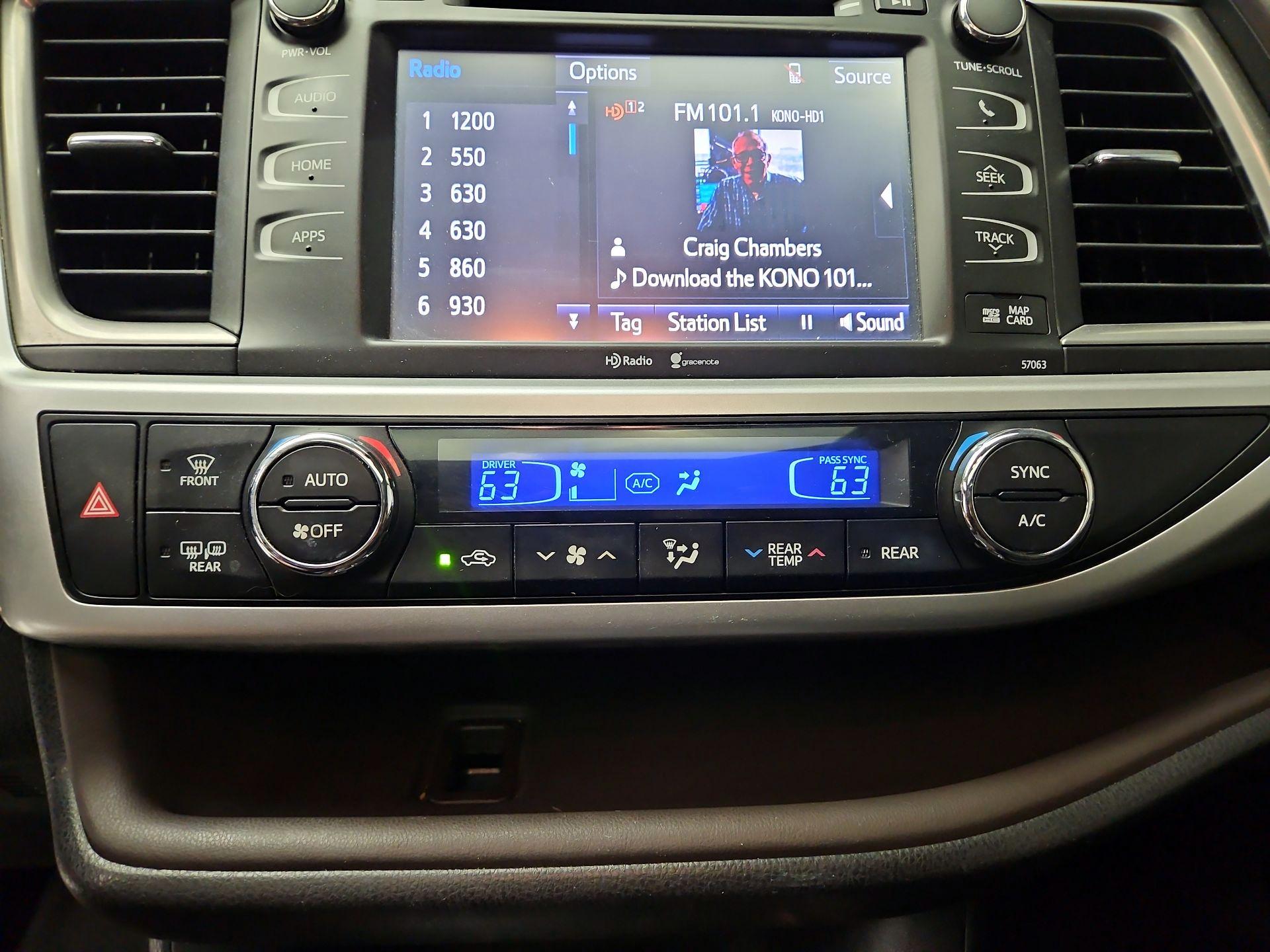 Thumbnail: 2015 Toyota Highlander - 17