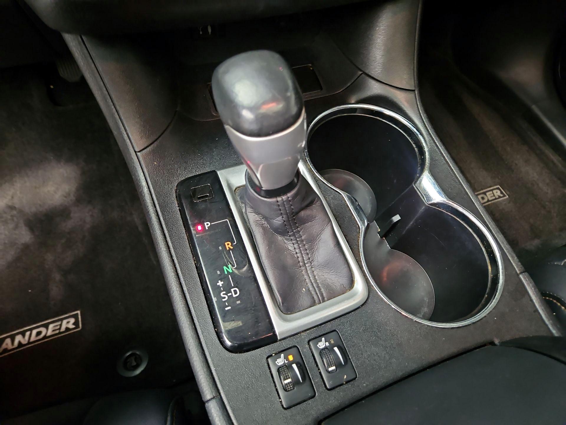 Thumbnail: 2015 Toyota Highlander - 18