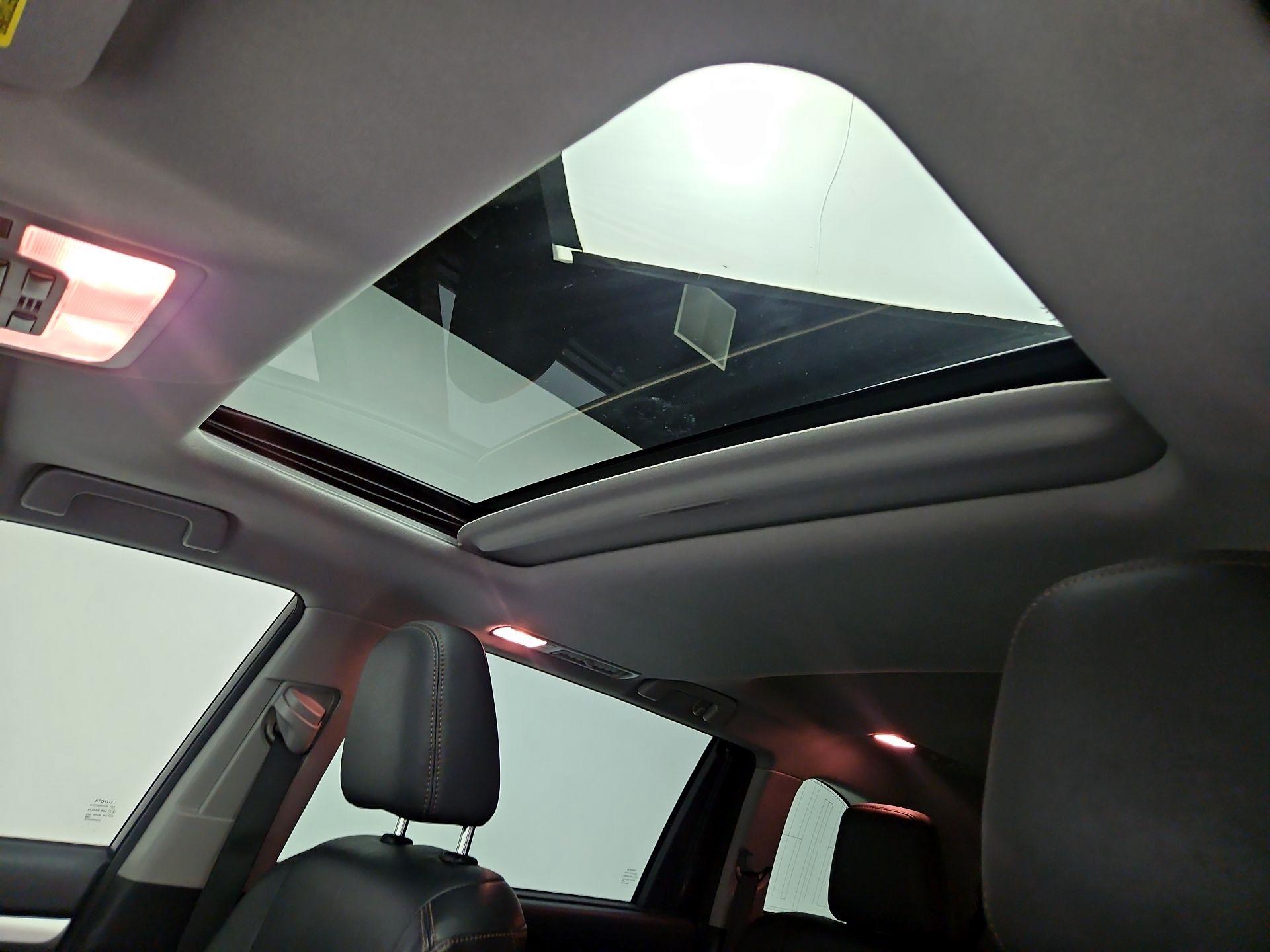 Thumbnail: 2015 Toyota Highlander - 20