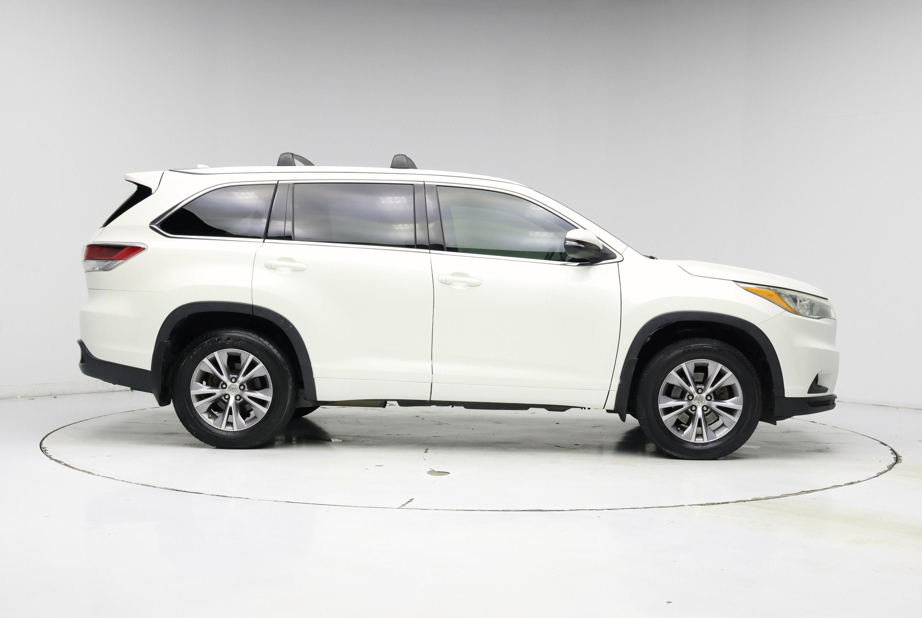 Thumbnail: 2015 Toyota Highlander - 7