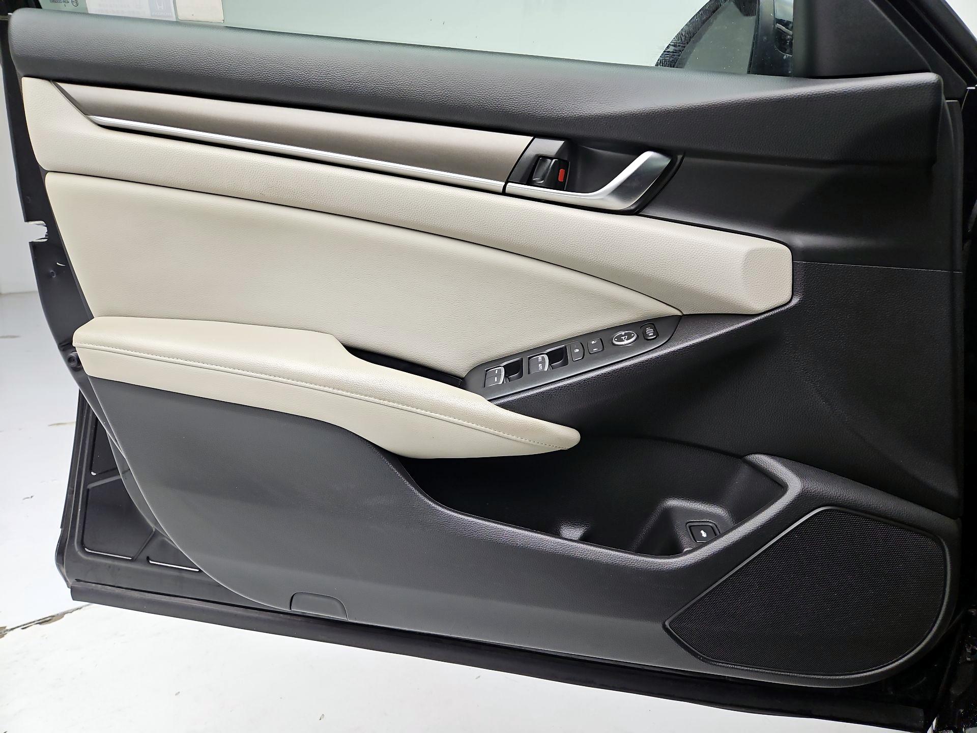 Thumbnail: 2018 Honda Accord - 12