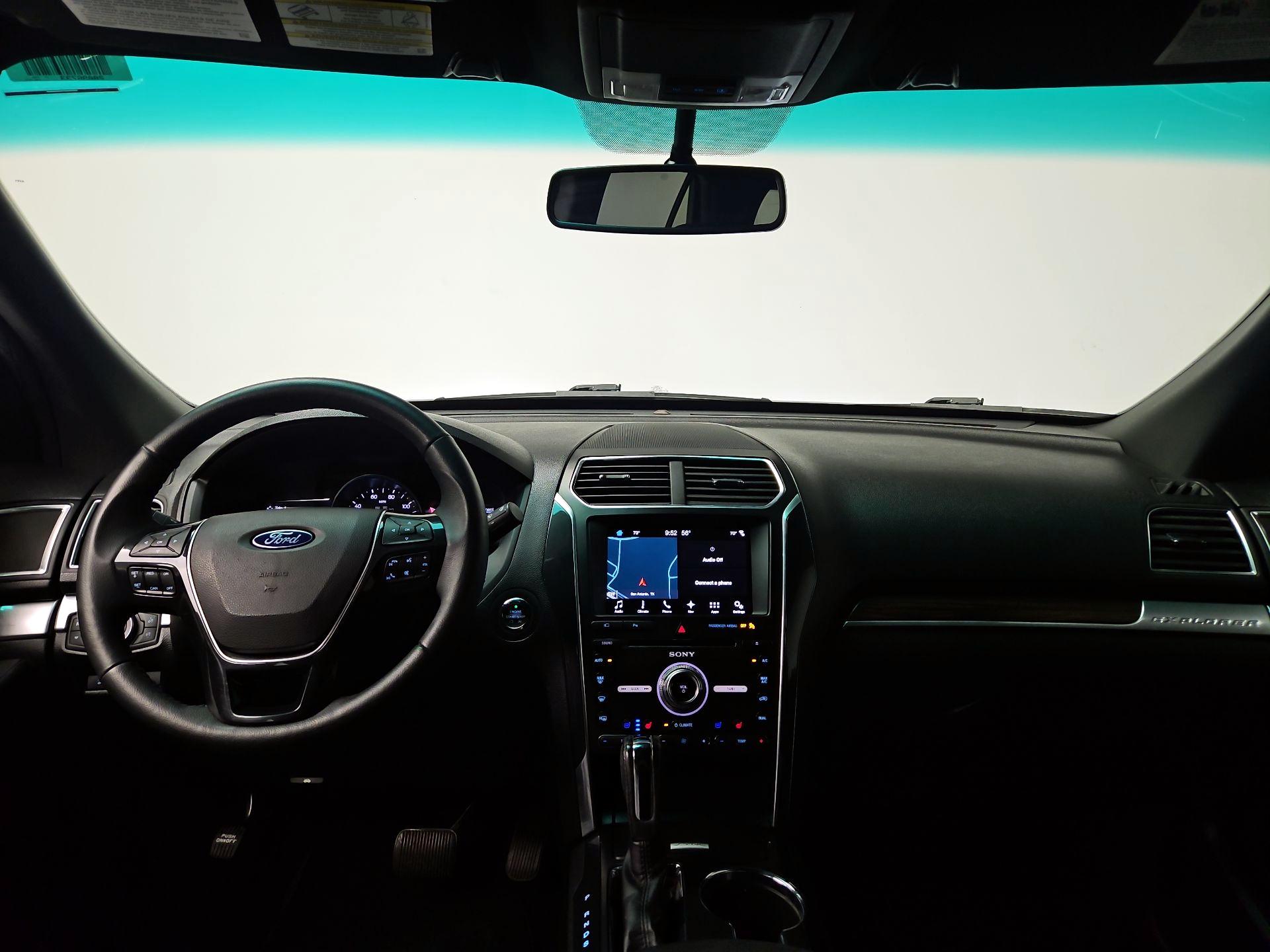 Thumbnail: 2017 Ford Explorer - 9