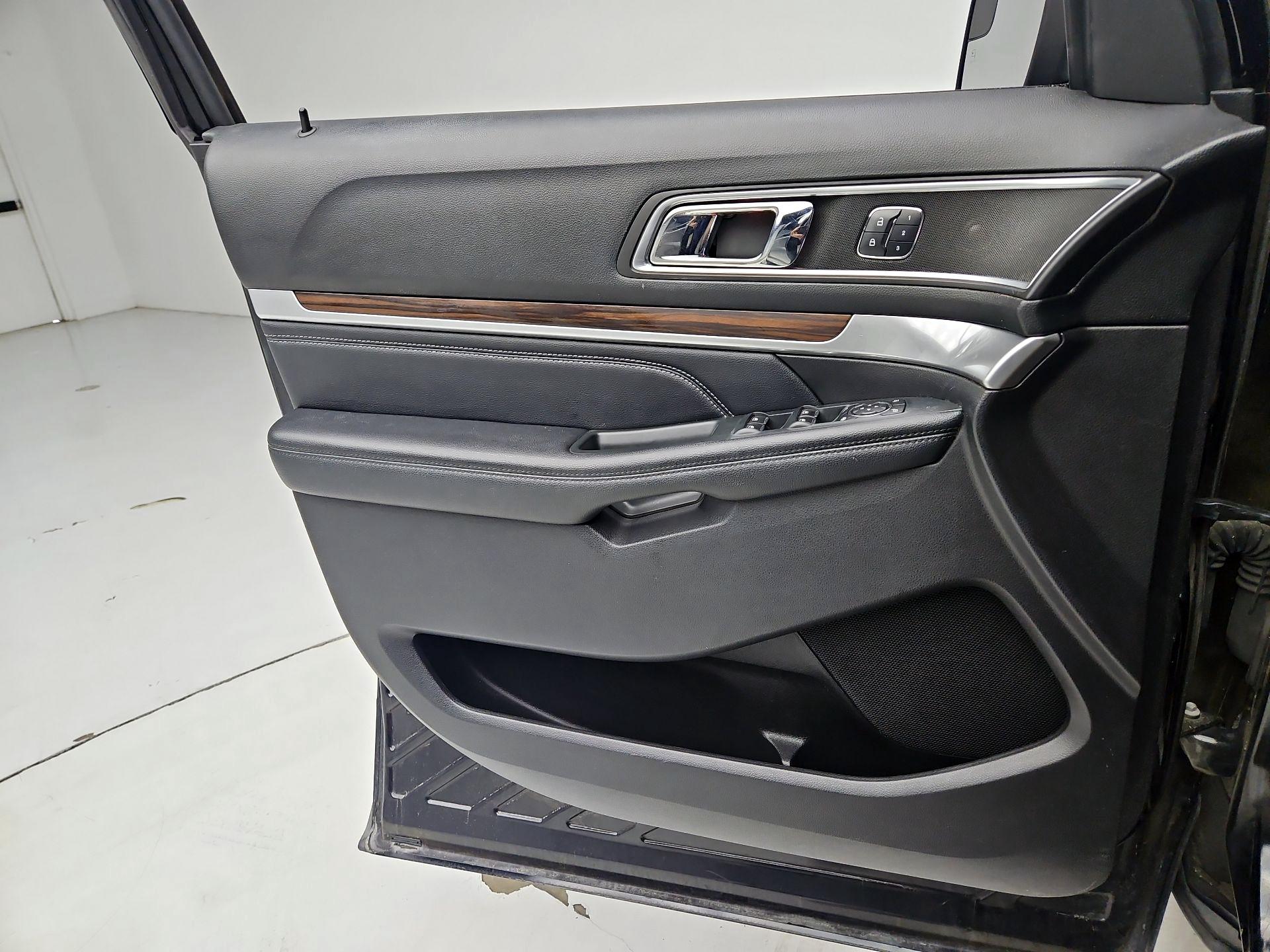 Thumbnail: 2017 Ford Explorer - 12